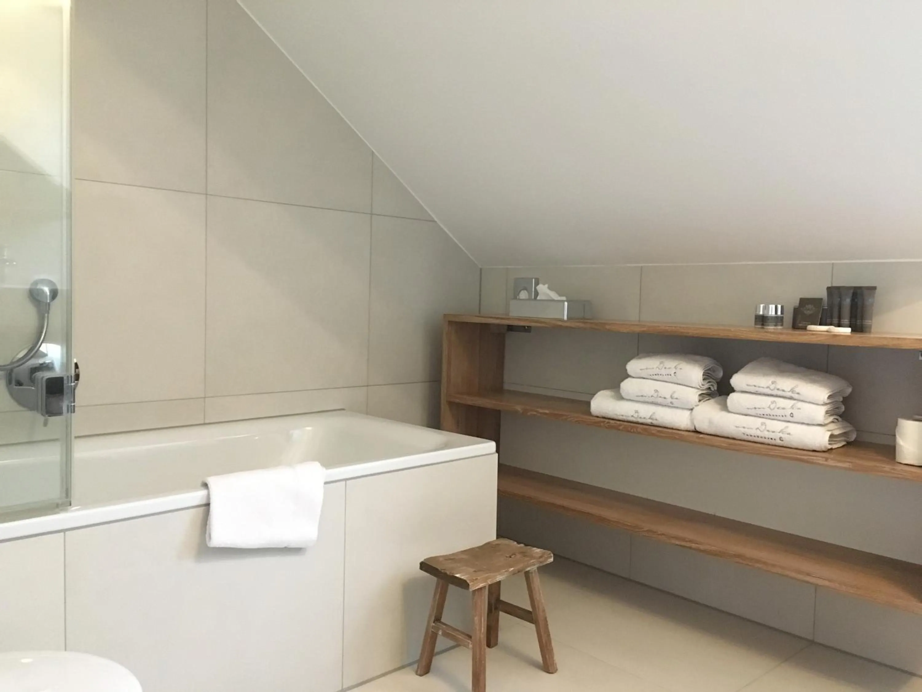 Shower in von Deska Townhouses - Ivy House