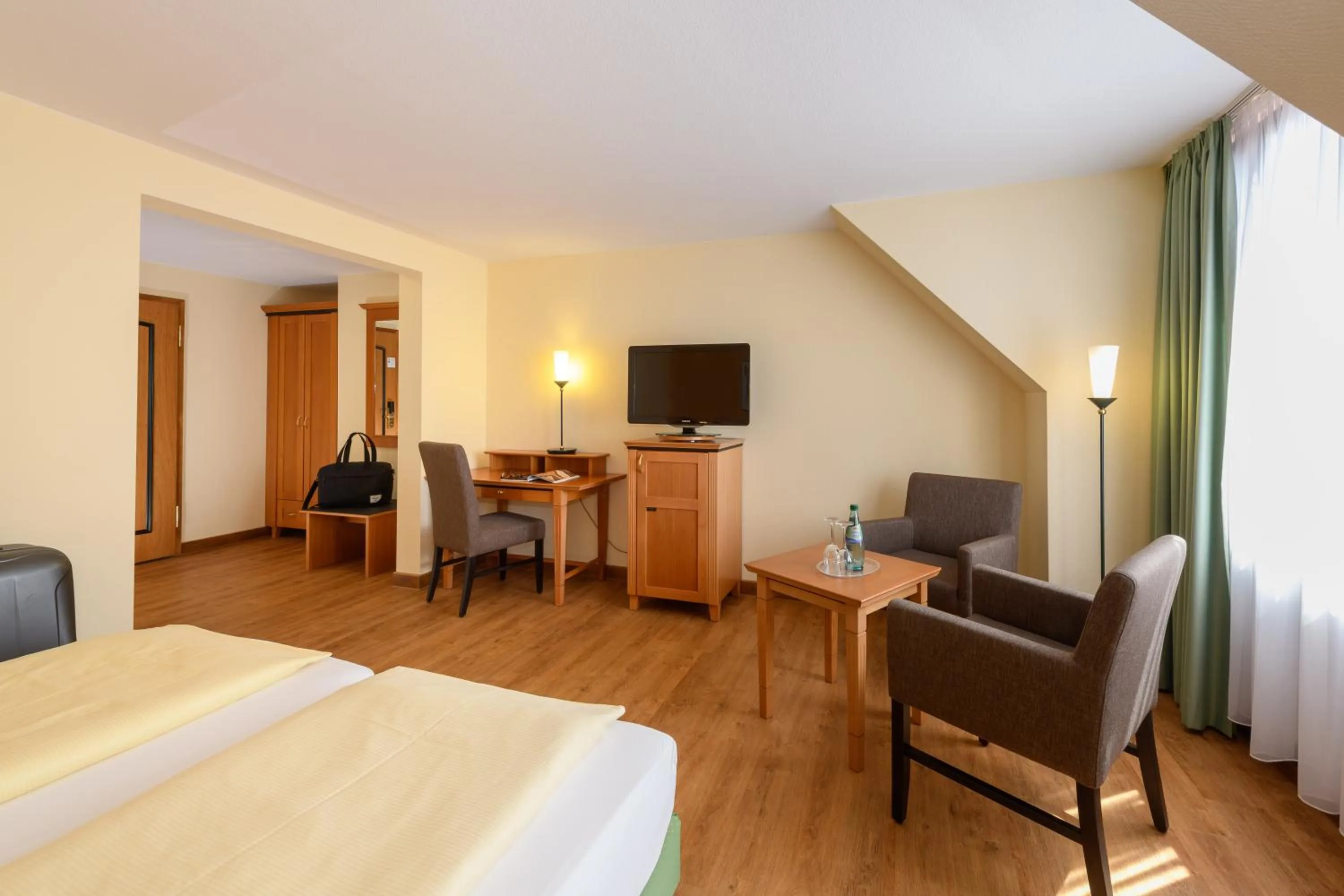 Photo of the whole room, Bed in Ringhotel Dreiländereck Zittau