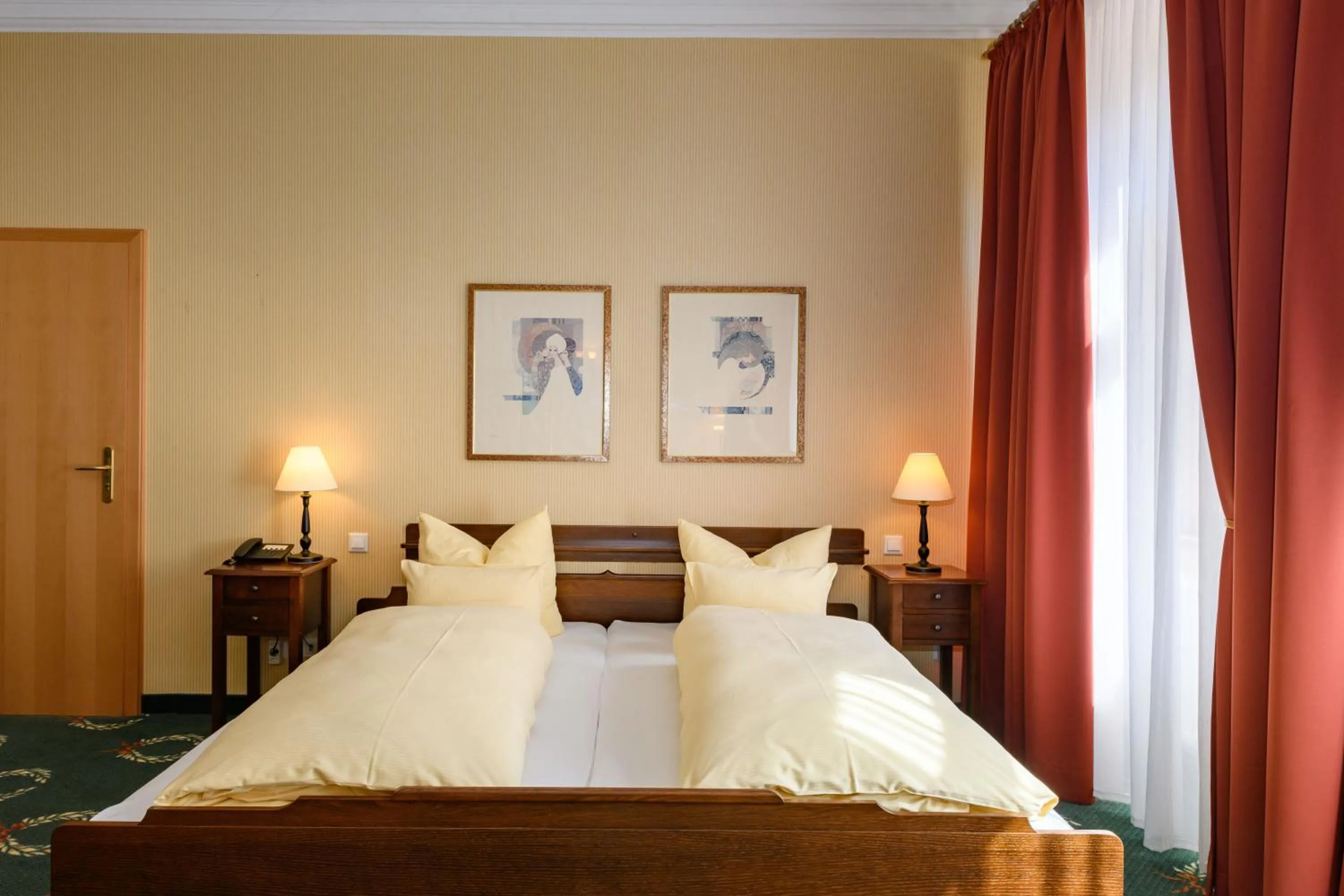 Photo of the whole room, Bed in Ringhotel Dreiländereck Zittau