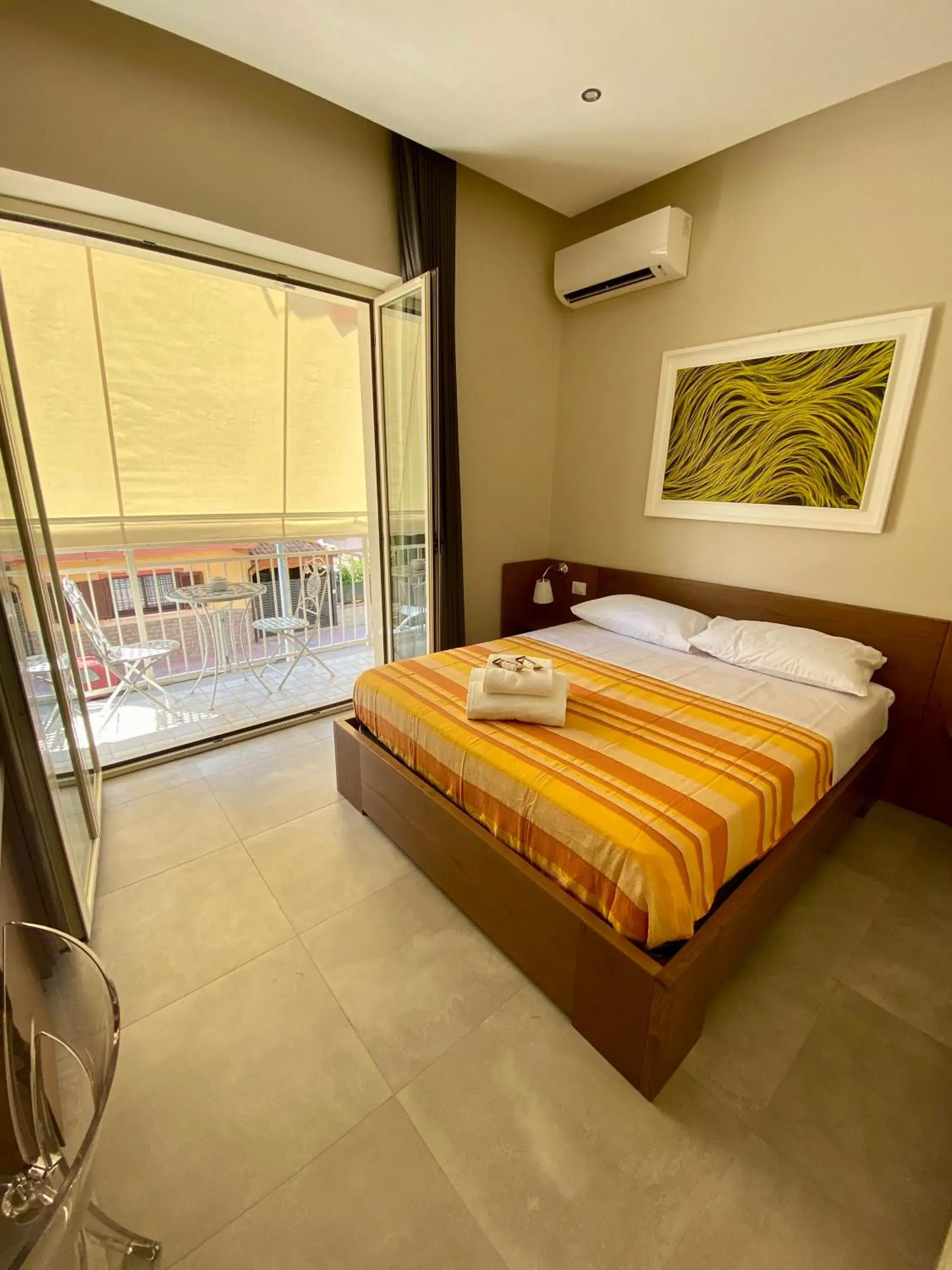 Double Room with Private Bathroom - single occupancy in B&B Don Savè Double Room with Private Bathroom - single occupancy in B&B Don Savè