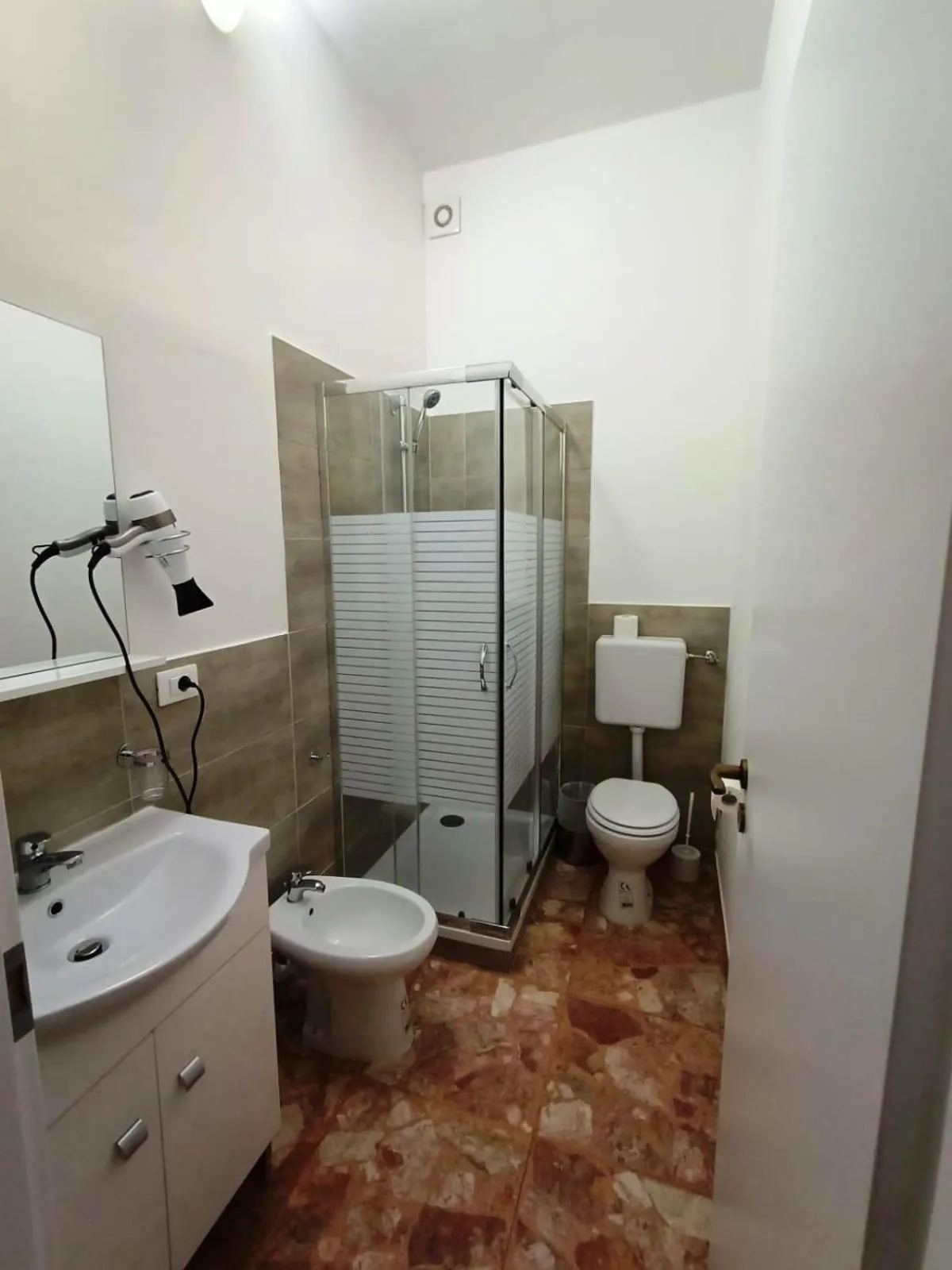 Shower in Domus Cesena