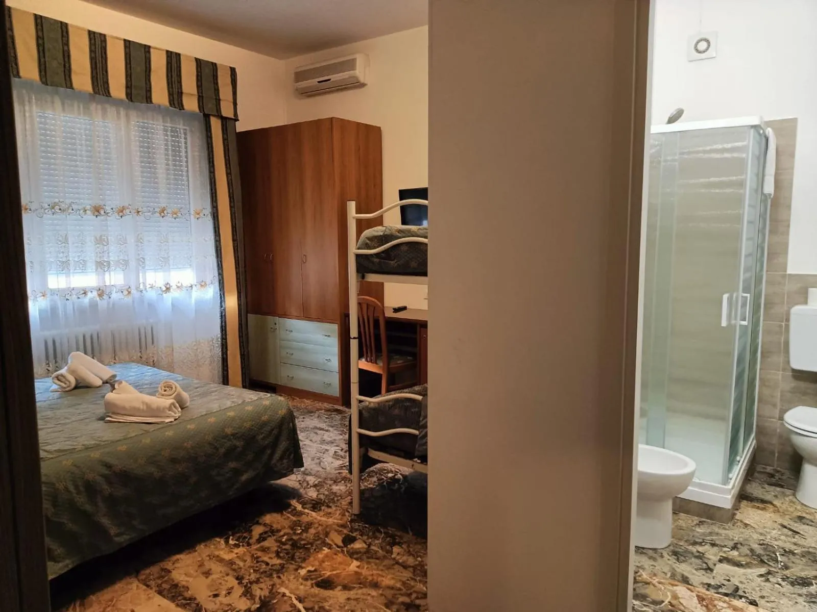 Bathroom, Bed in Domus Cesena