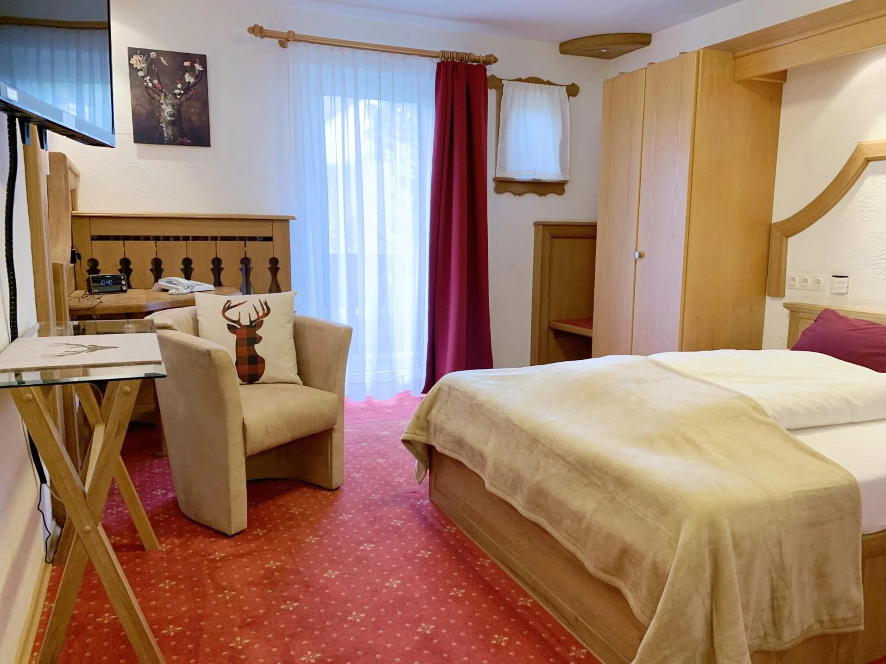 Photo of the whole room, Bed in Landhotel Untere Kapfenhardter Mühle