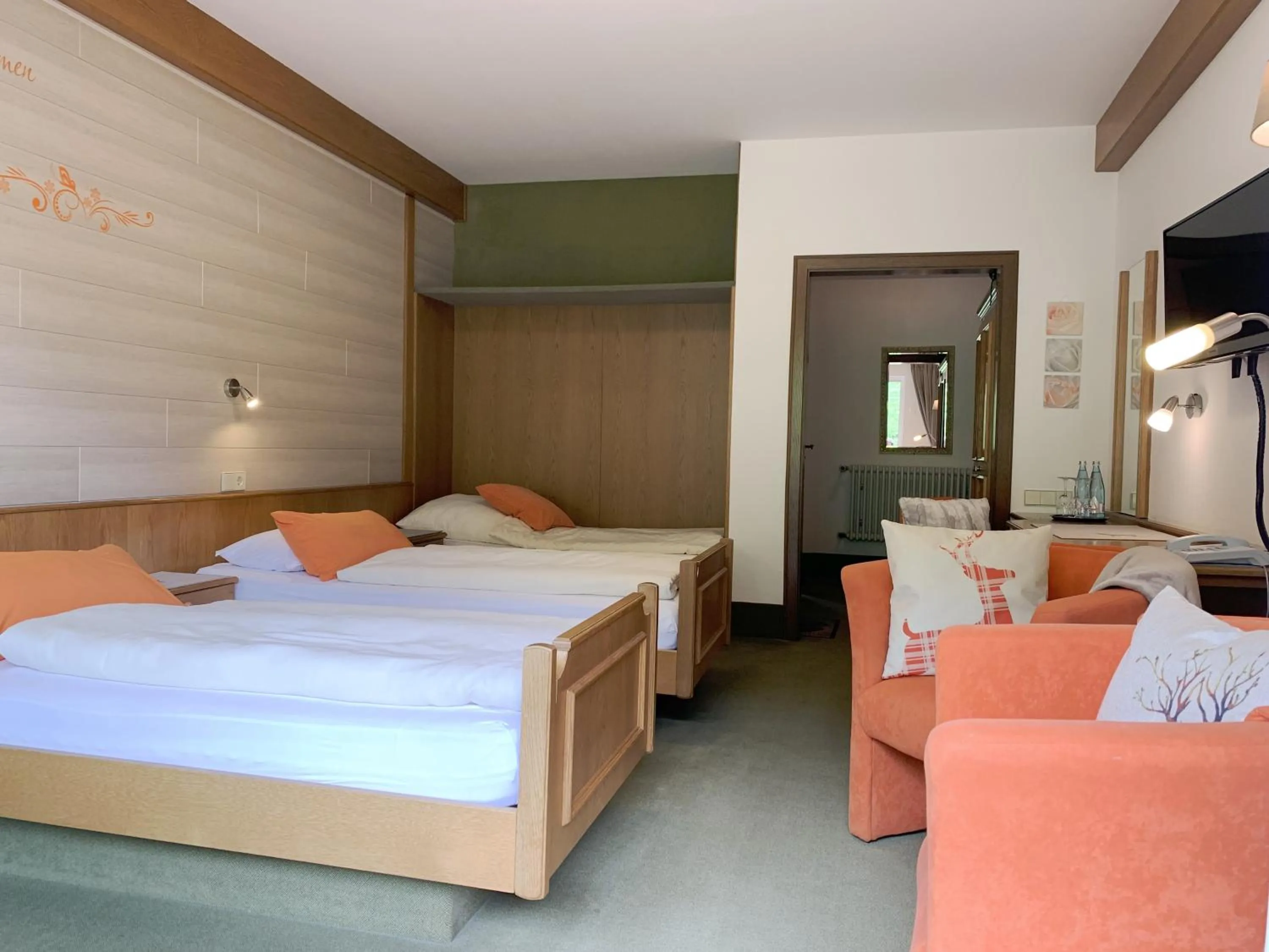 Photo of the whole room, Bed in Landhotel Untere Kapfenhardter Mühle