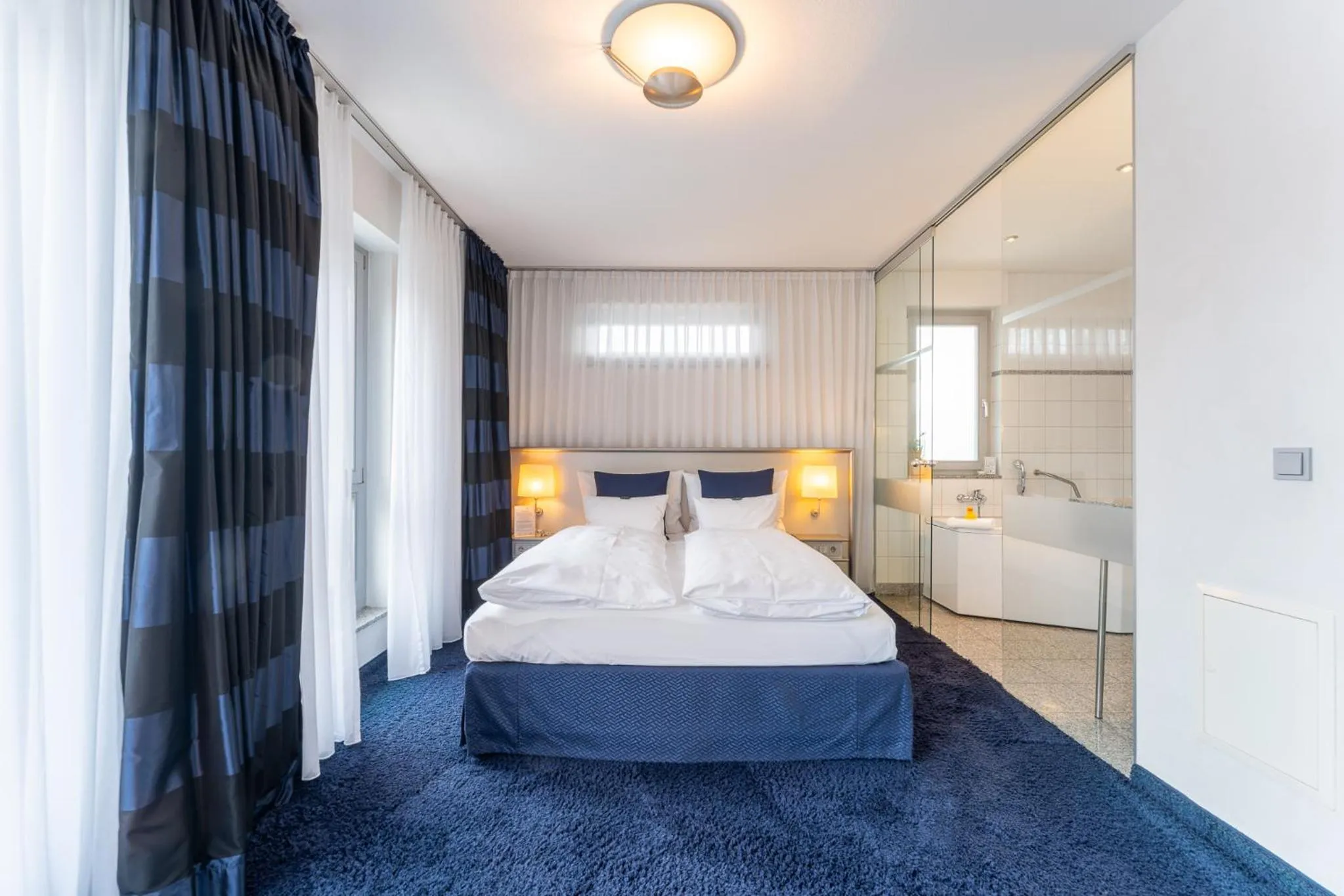 Photo of the whole room, Bed in Wellings Romantik Hotel zur Linde