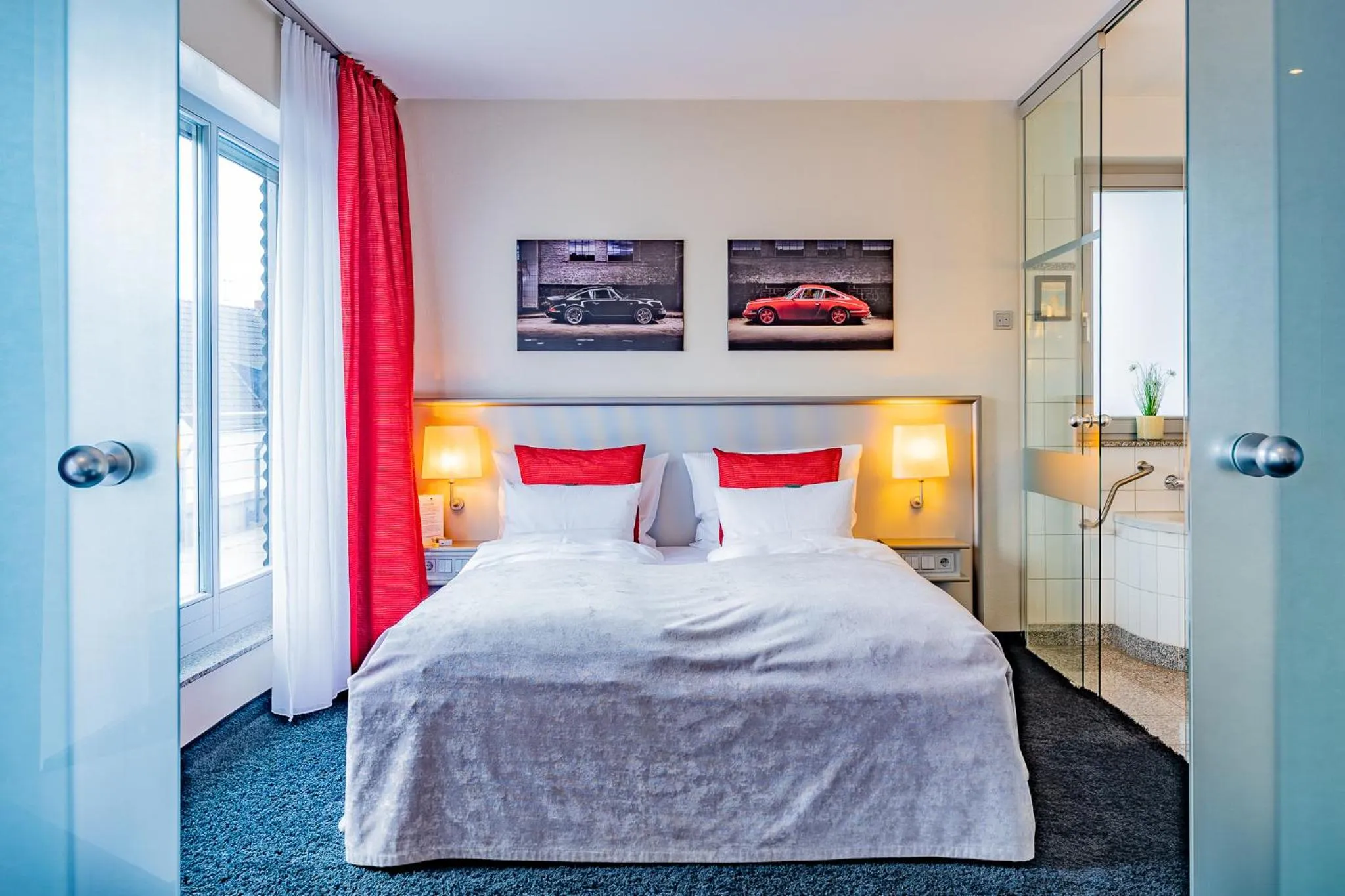 Bathroom, Bed in Wellings Romantik Hotel zur Linde