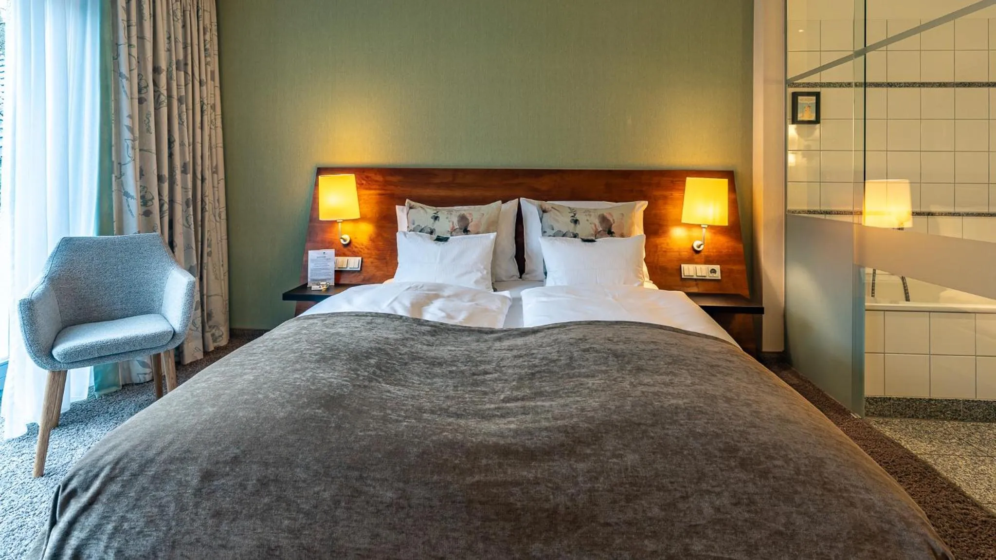 Photo of the whole room, Bed in Wellings Romantik Hotel zur Linde