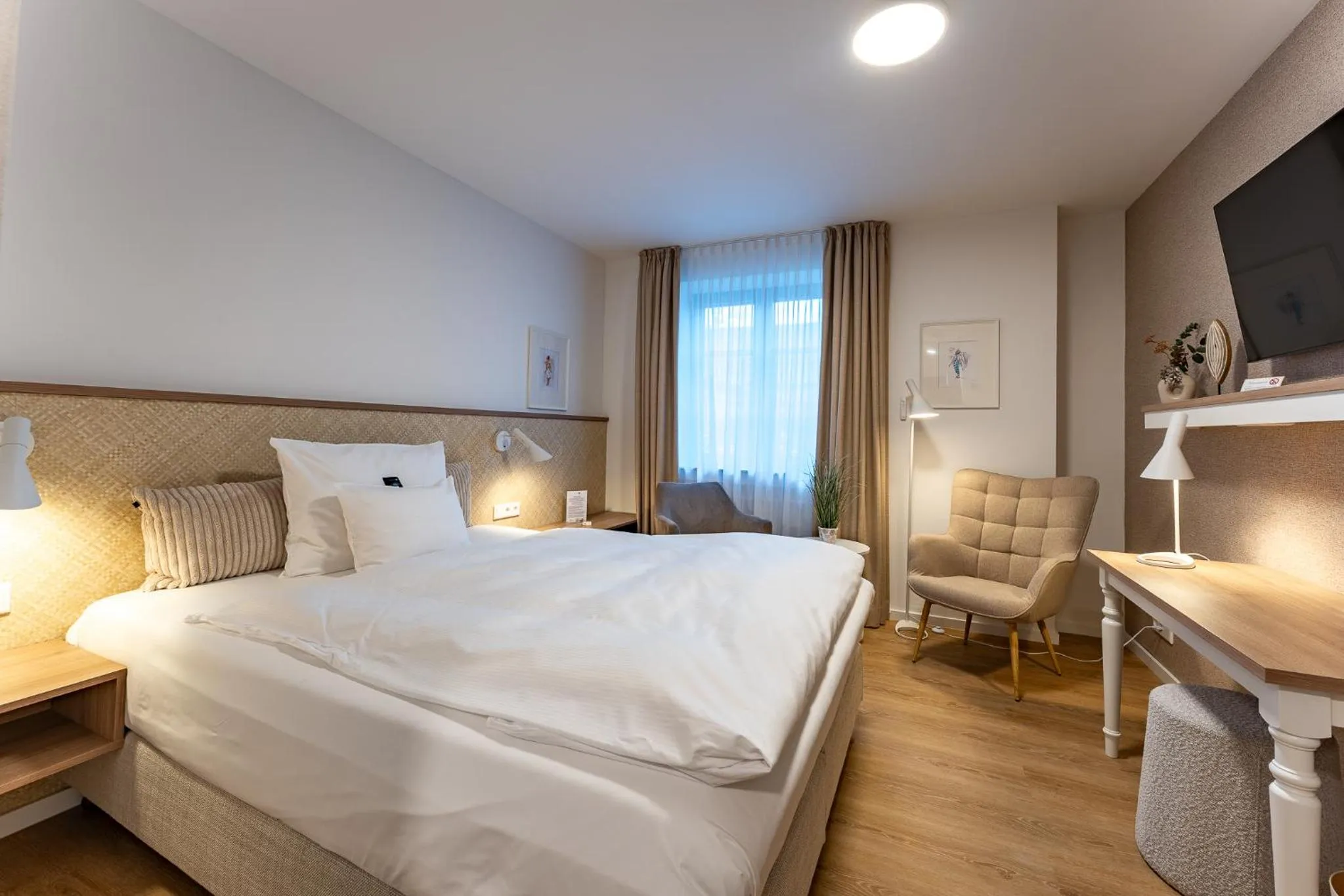 Photo of the whole room, Bed in Wellings Romantik Hotel zur Linde