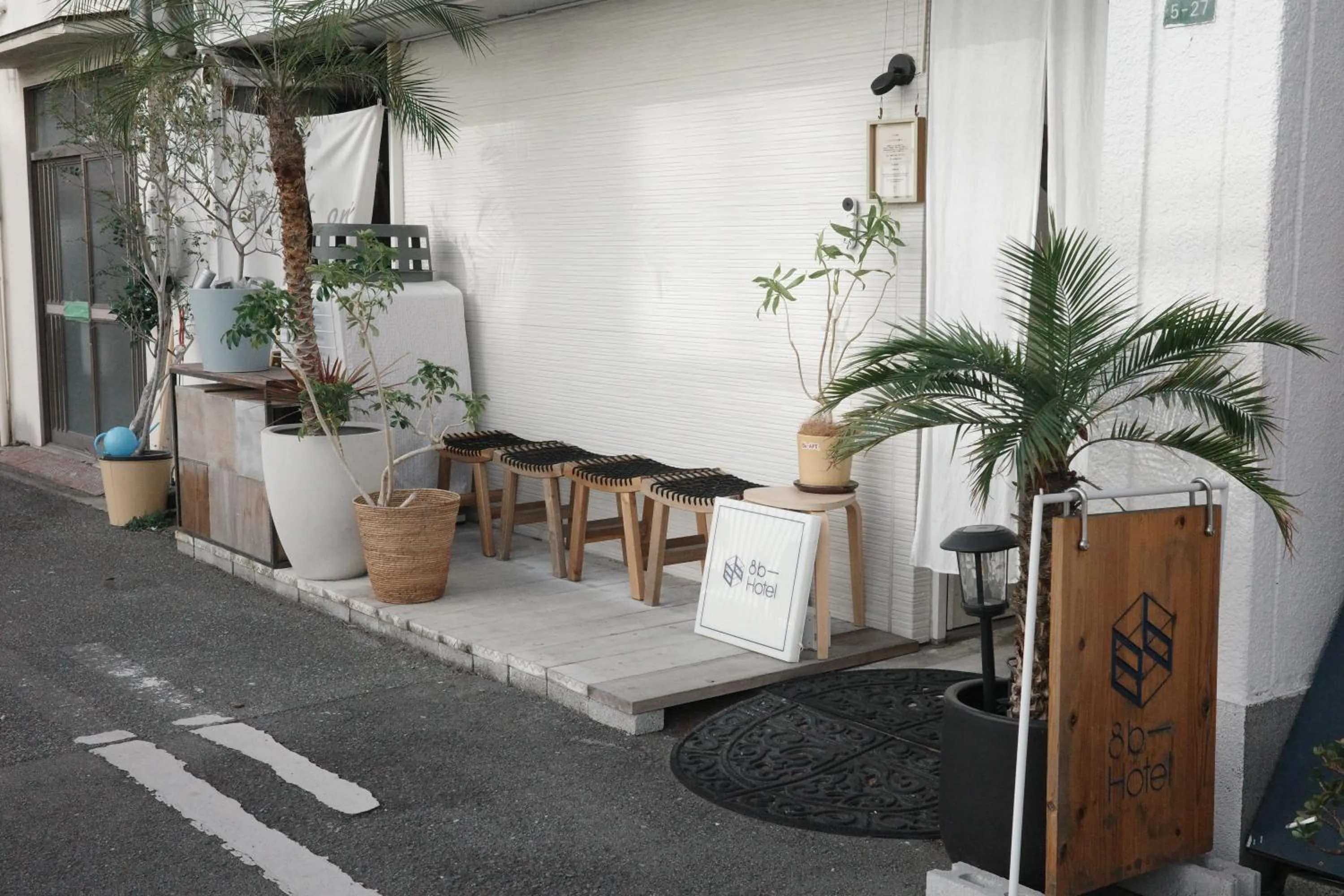 8b HOTEL -Osaka Nishikujo APARTMENT-