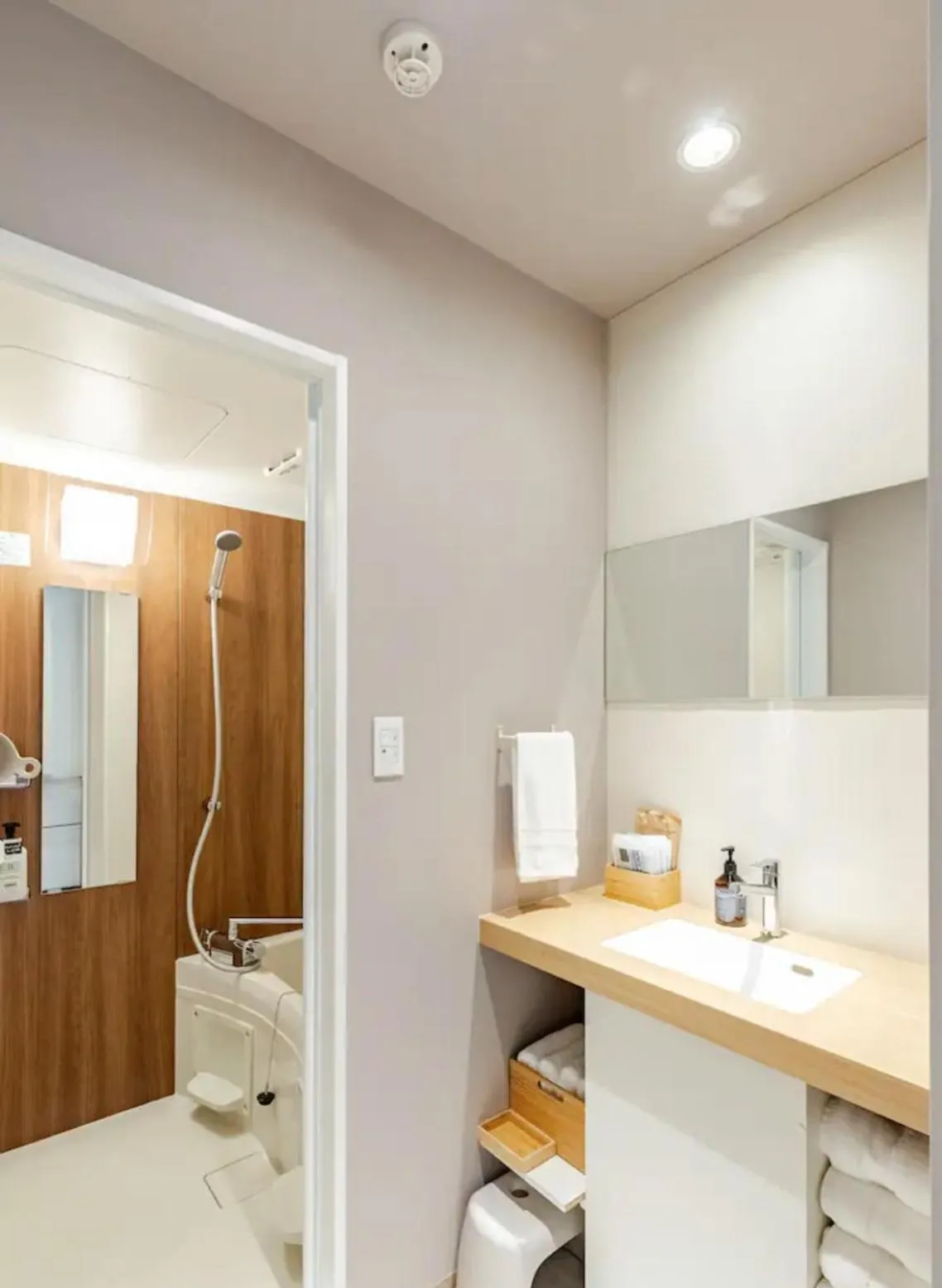 8b HOTEL -Osaka Nishikujo APARTMENT-