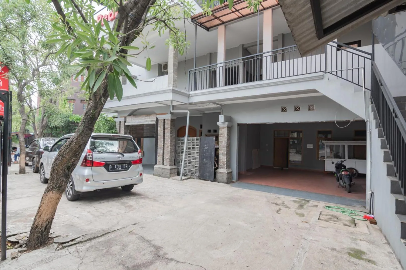 Property building in RedDoorz near Exit Toll Pasteur 4