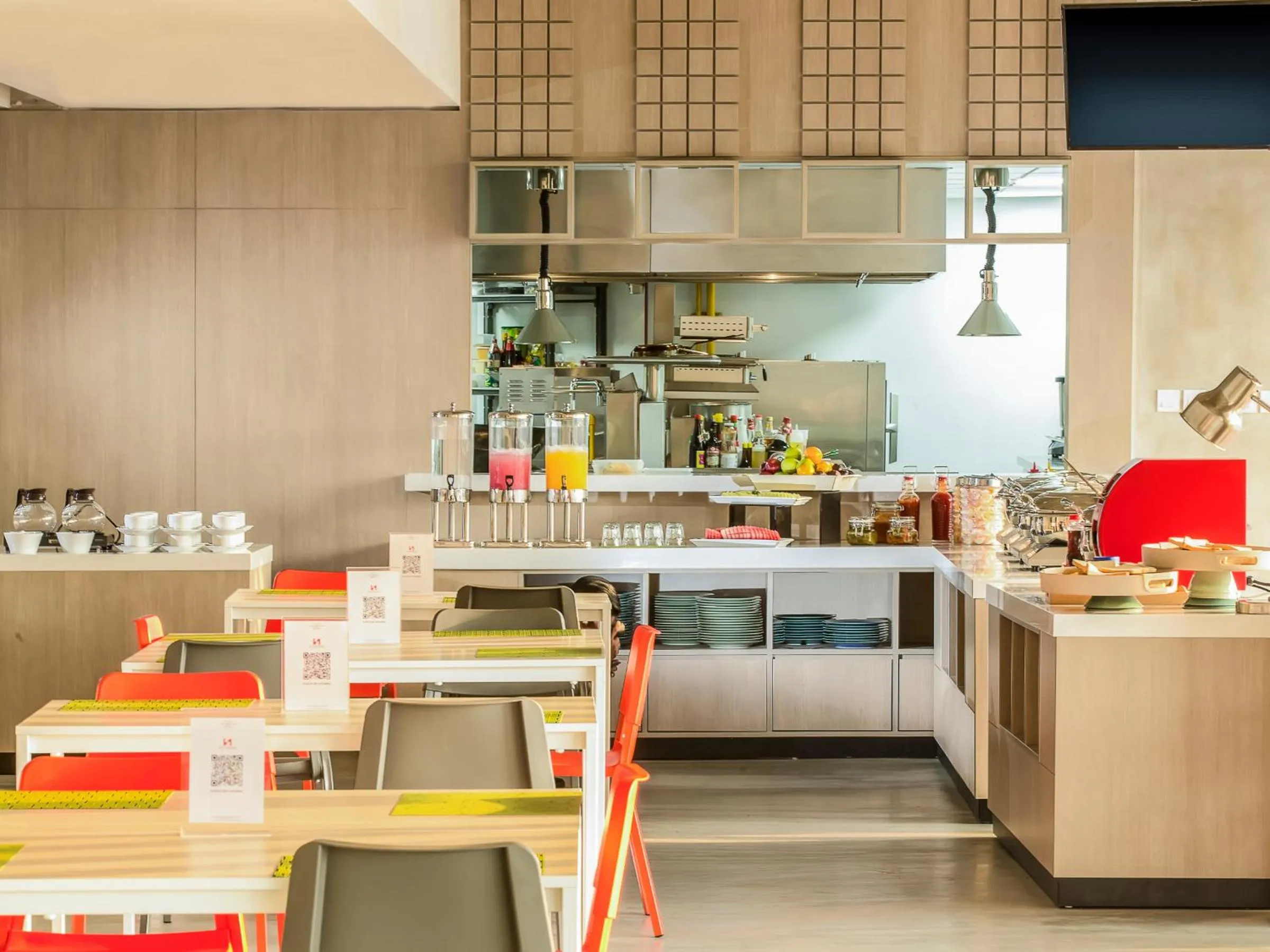 Restaurant/places to eat in Swiss-Belexpress Cilegon