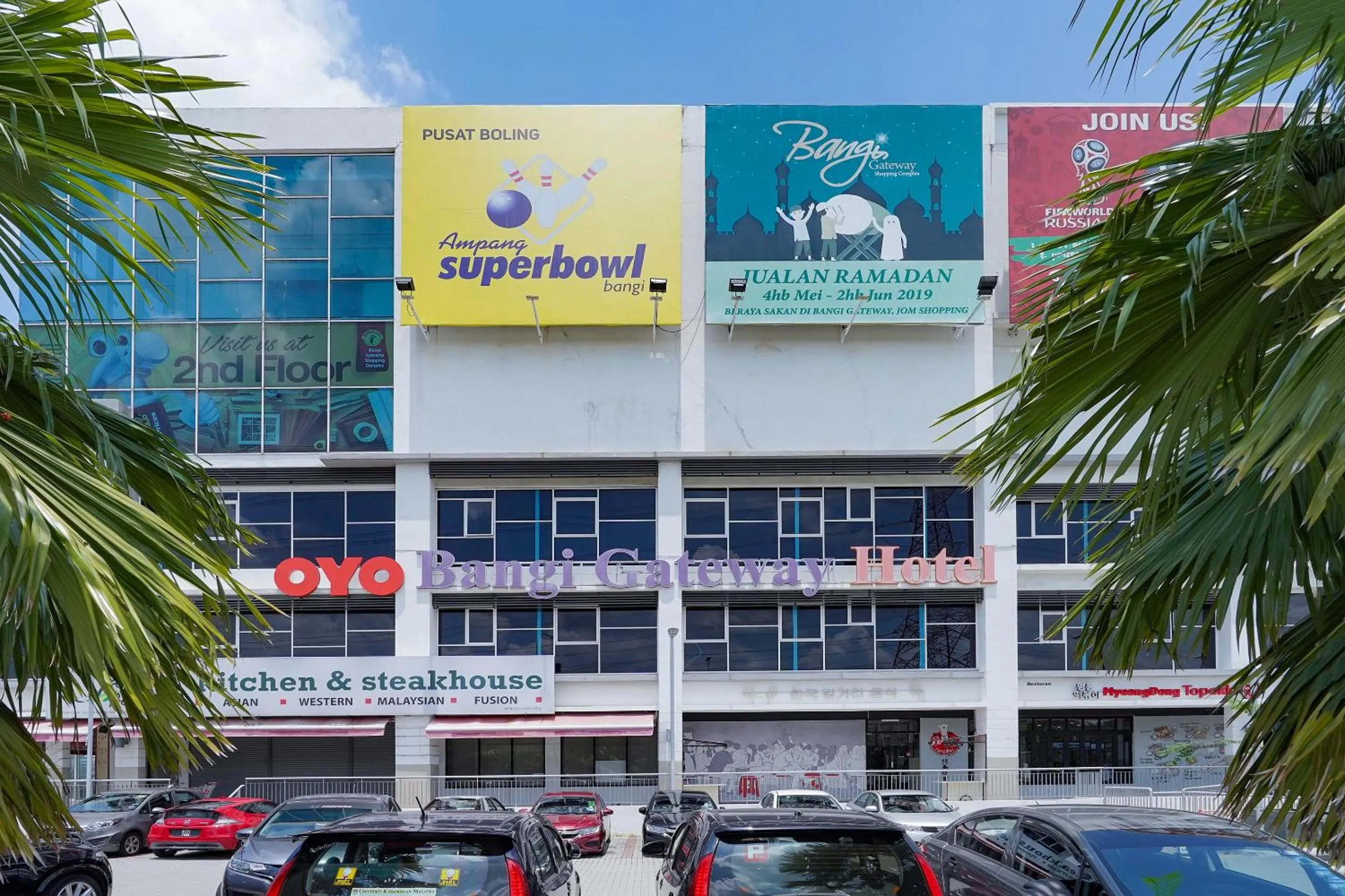 Facade/entrance in New Bangi Gateway Hotel
