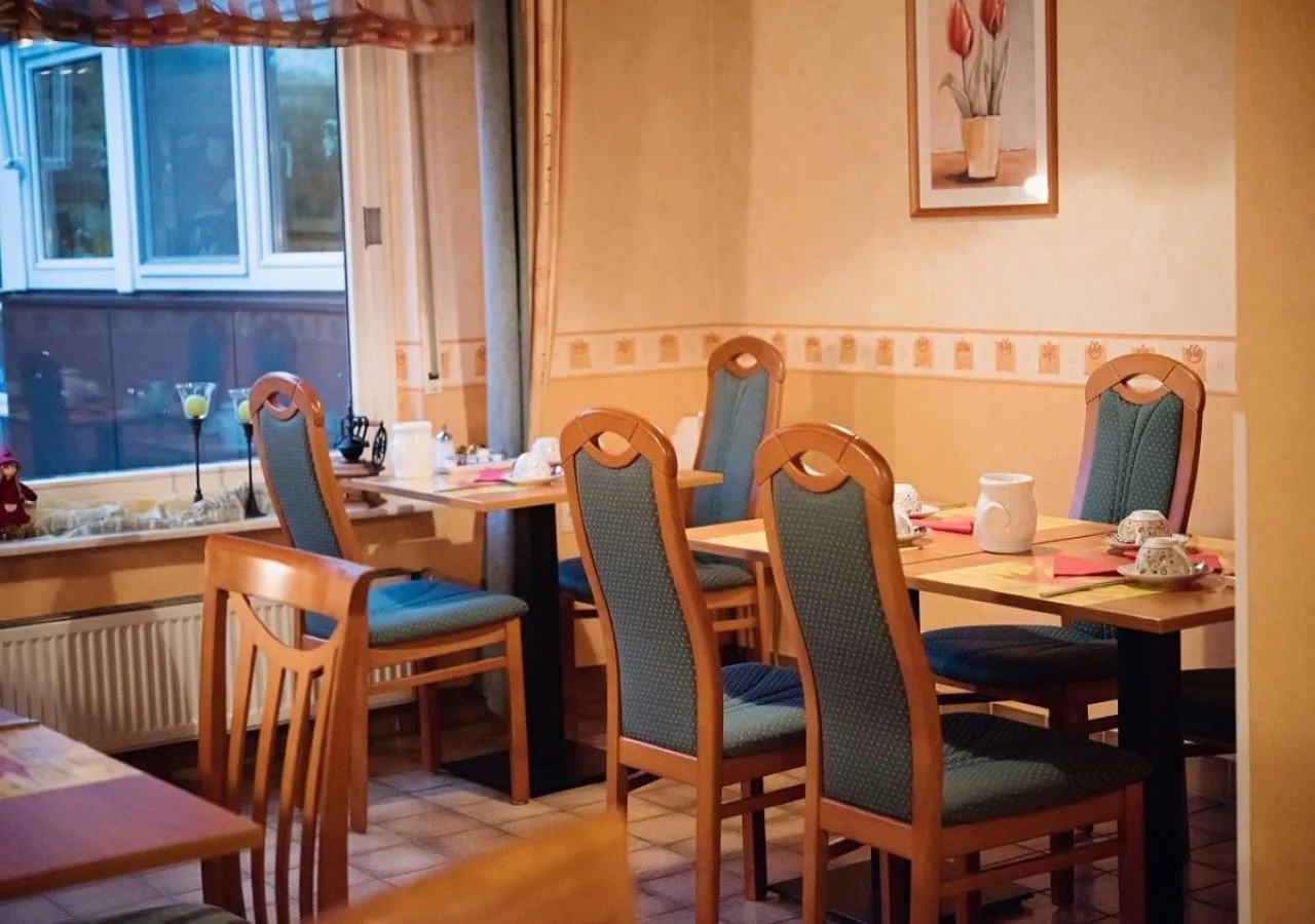 Restaurant/places to eat in Hotel-Pension Am Böhmepark