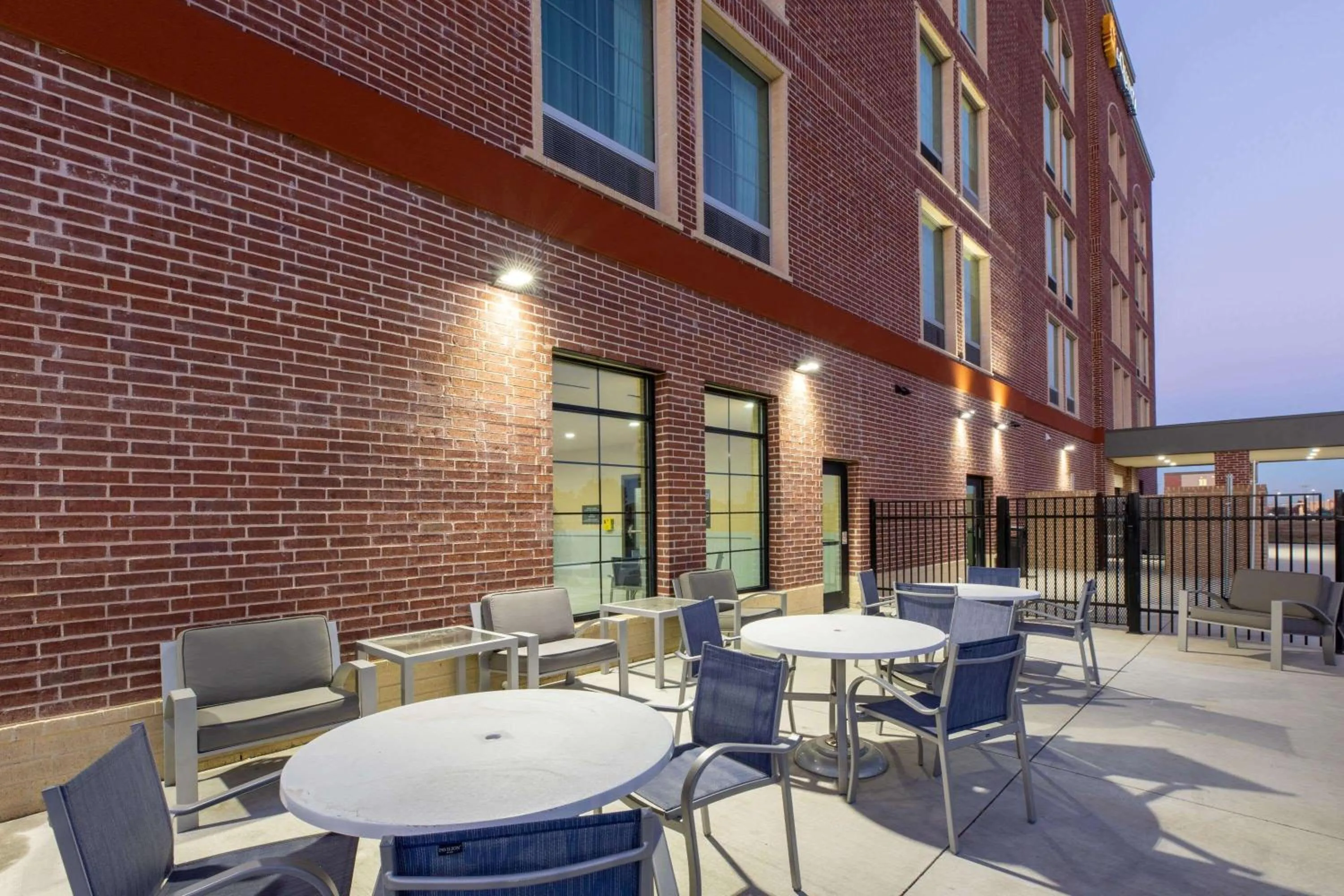 Activities in La Quinta Inn & Suites by Wyndham Dallas - Frisco Stadium