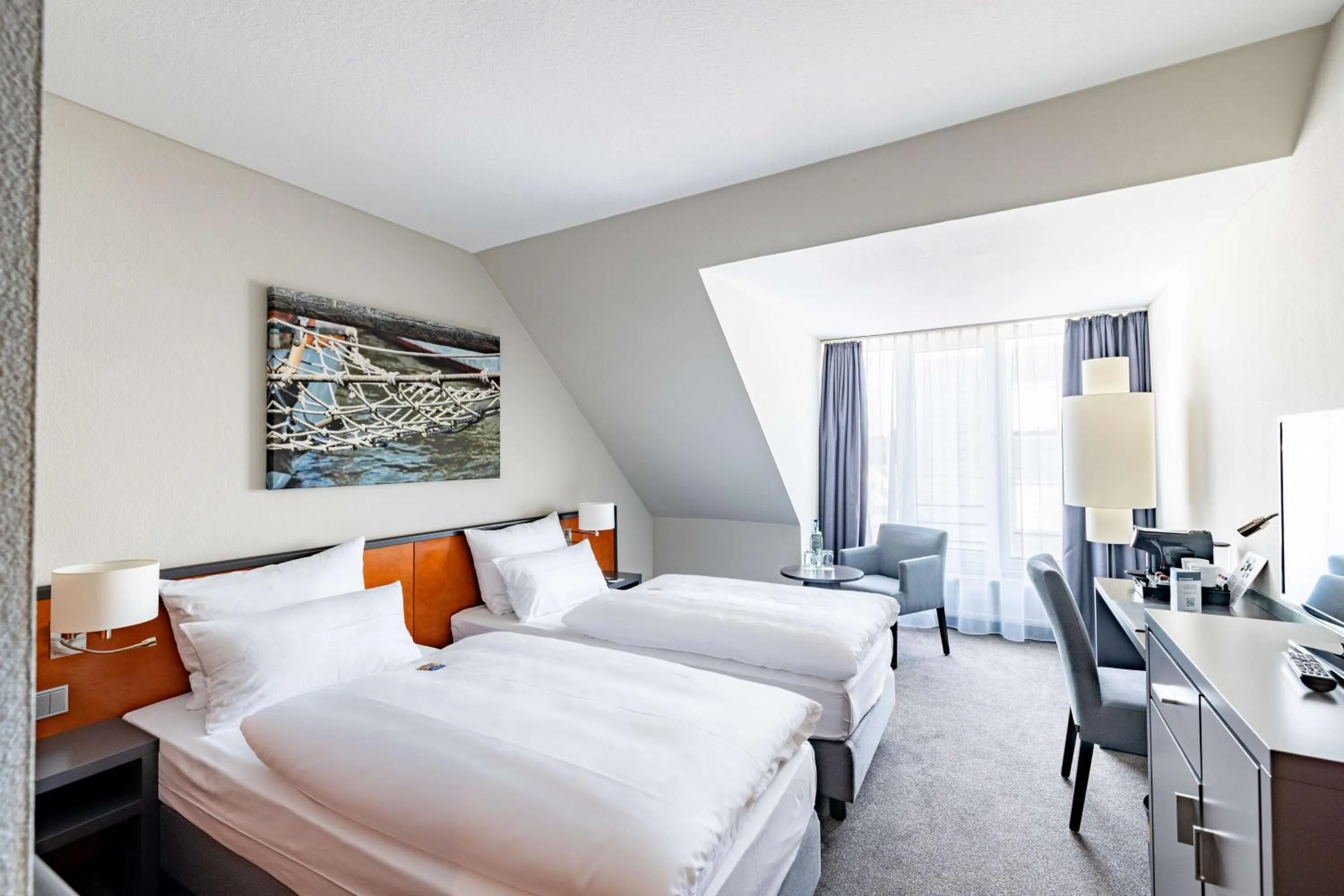 Property building, Bed in ATLANTIC Hotel Vegesack
