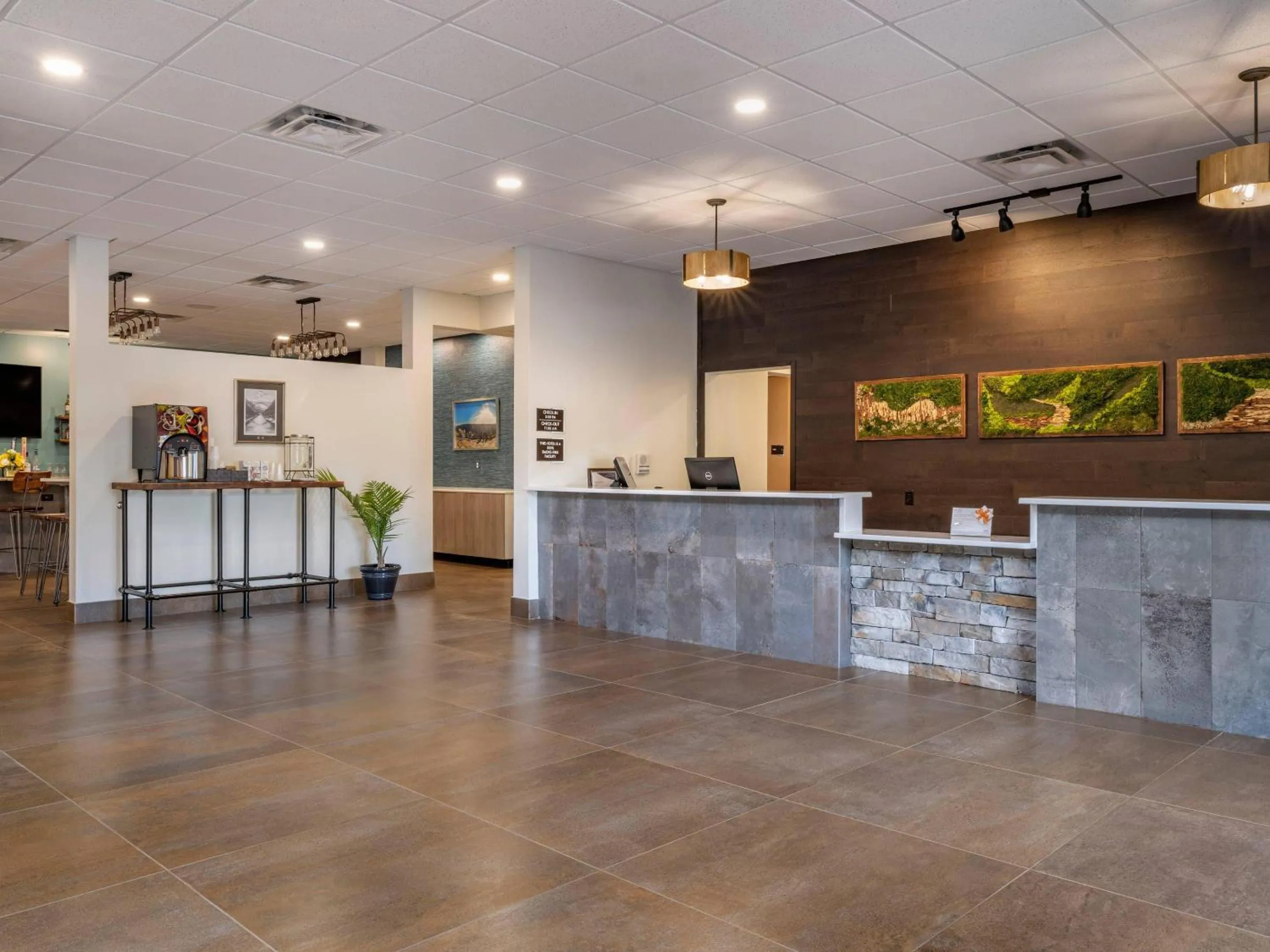 Lobby or reception in The Cranberry, an Ascend Collection Hotel
