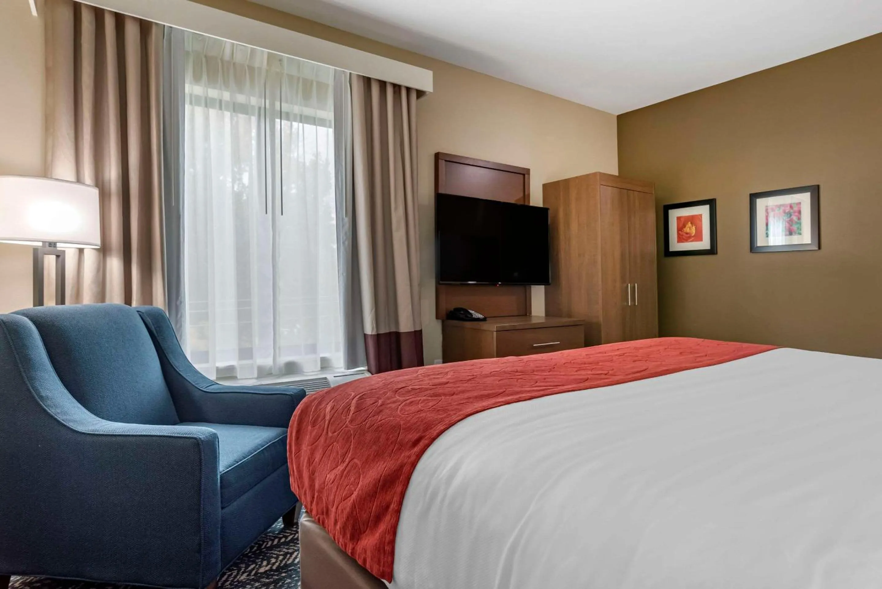 Bedroom, Bed in Comfort Inn & Suites Downtown near University