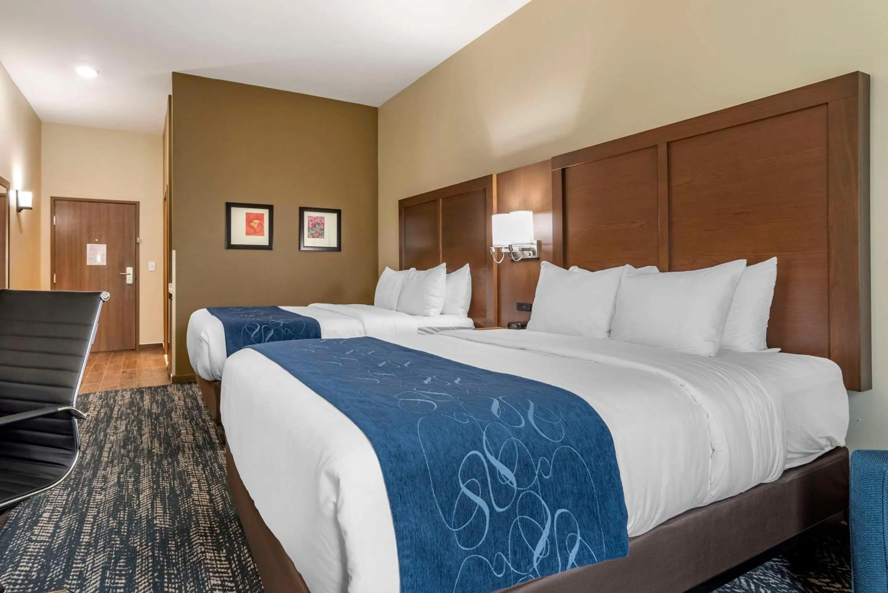 Bedroom, Bed in Comfort Inn & Suites Downtown near University