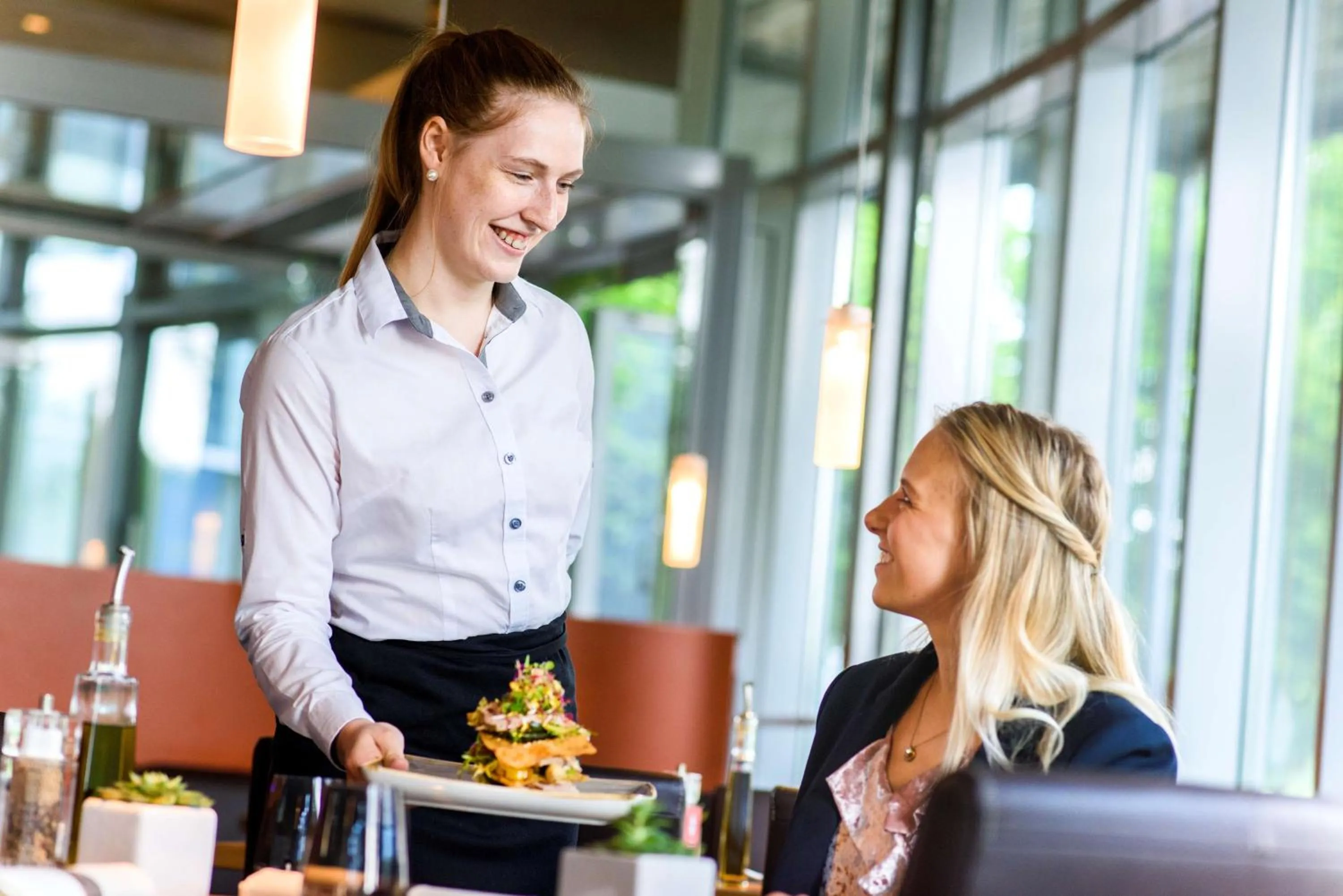 Restaurant/places to eat in ATLANTIC Hotel Universum