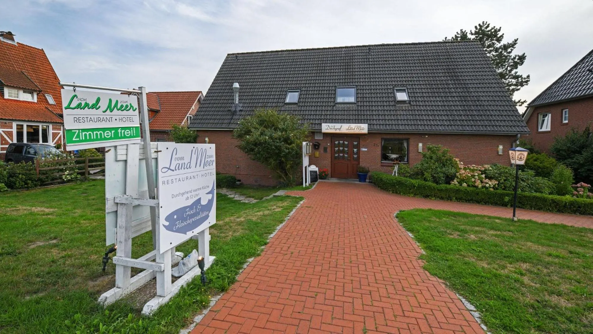 Property building in Hotel vom Land zum Meer