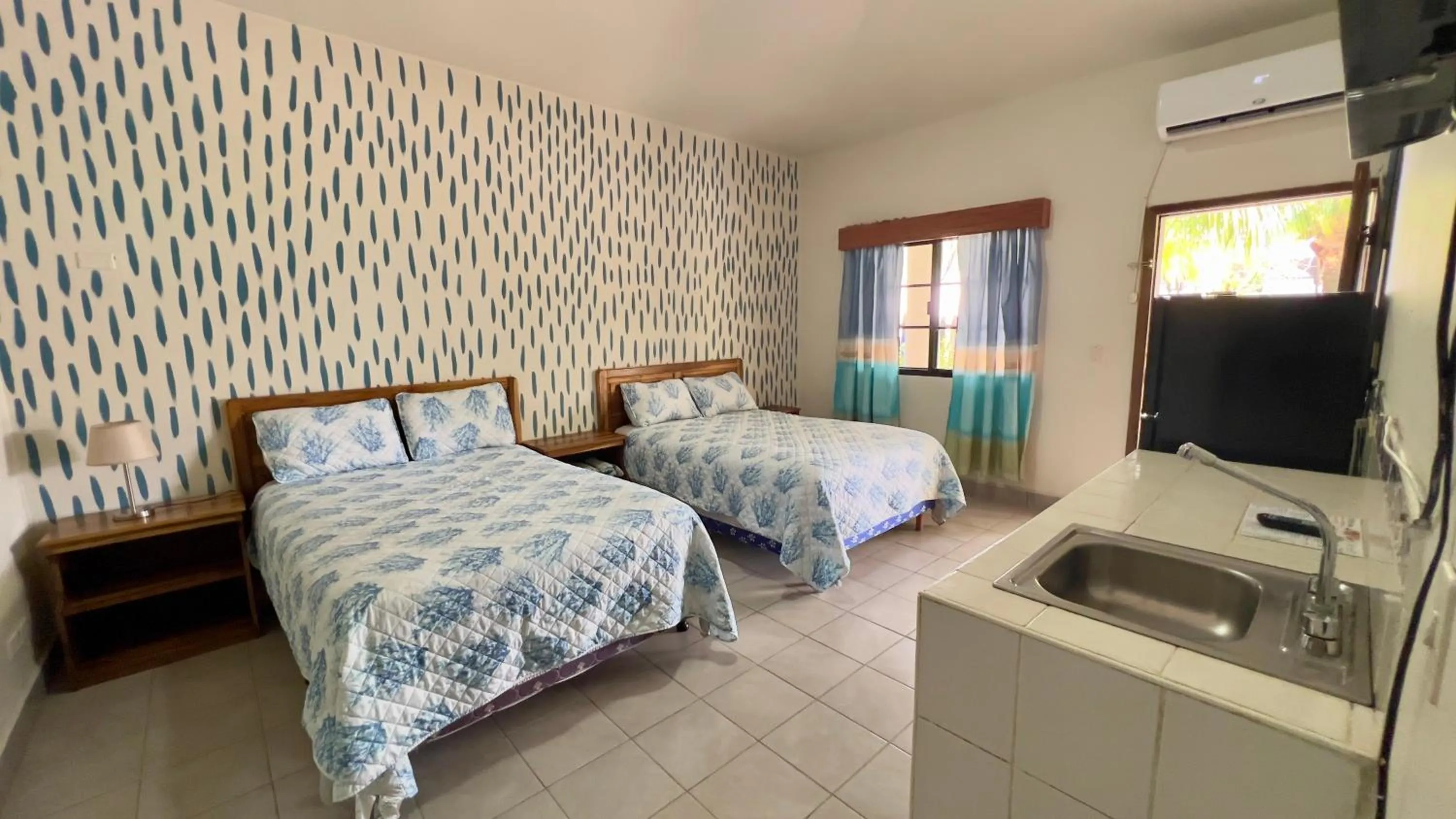 Photo of the whole room, Bed in Hotel Palmazul - Viña del Mar