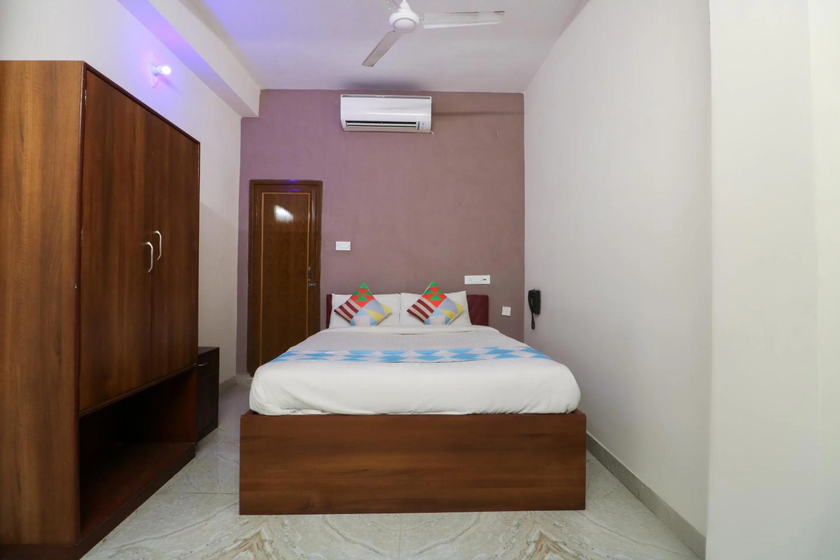 Bedroom, Bed in Super Hotel O Adri Hotels