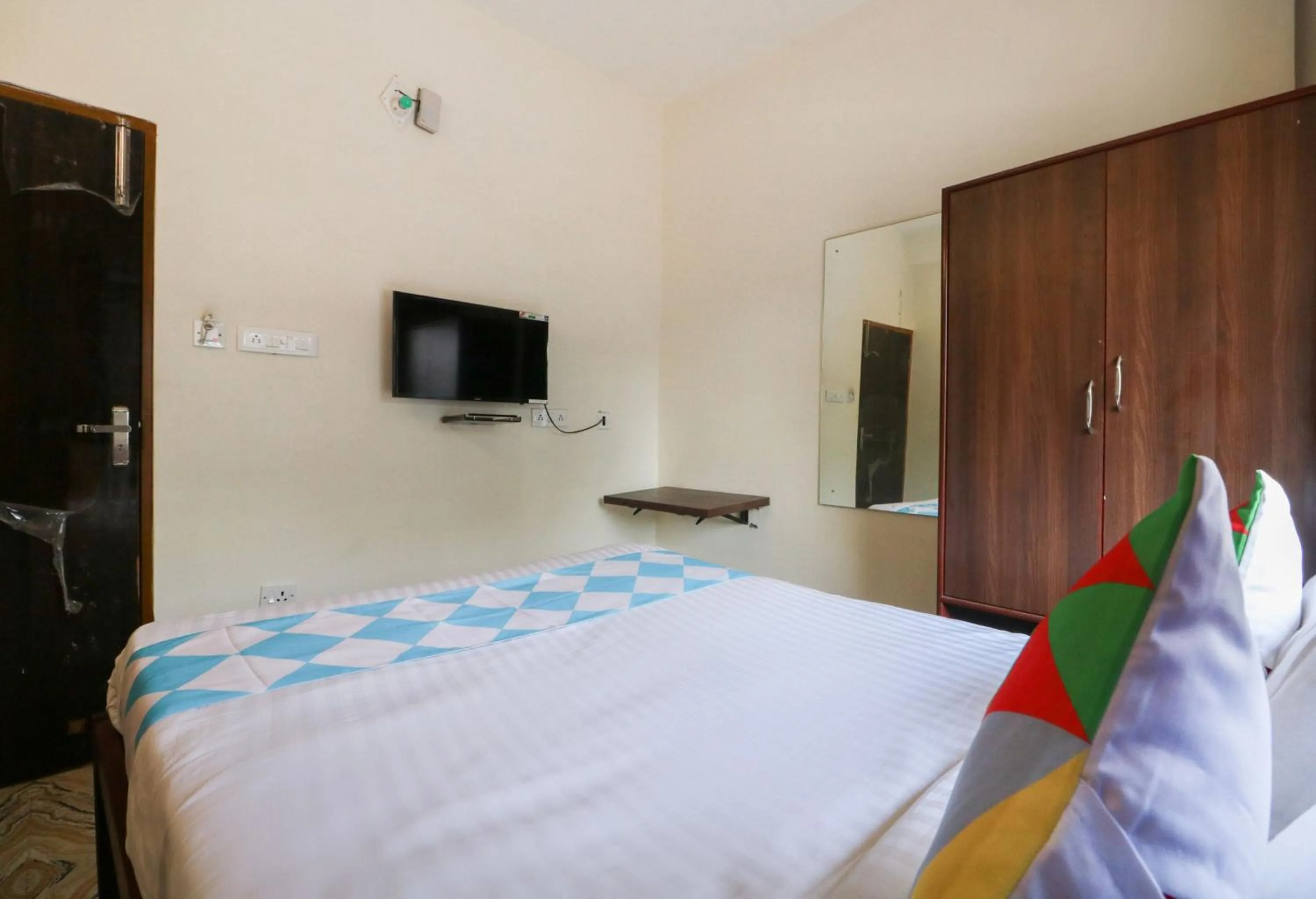 Bedroom, Bed in Super Hotel O Adri Hotels