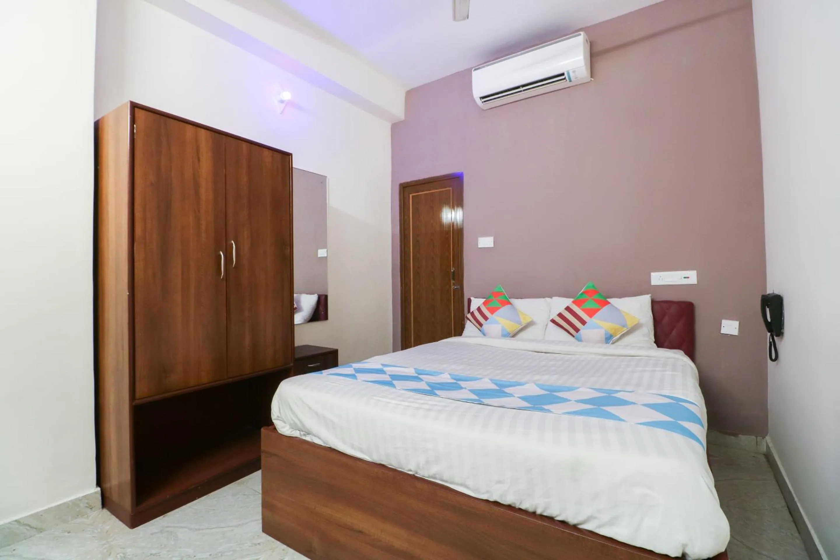 Bedroom, Bed in Super Hotel O Adri Hotels