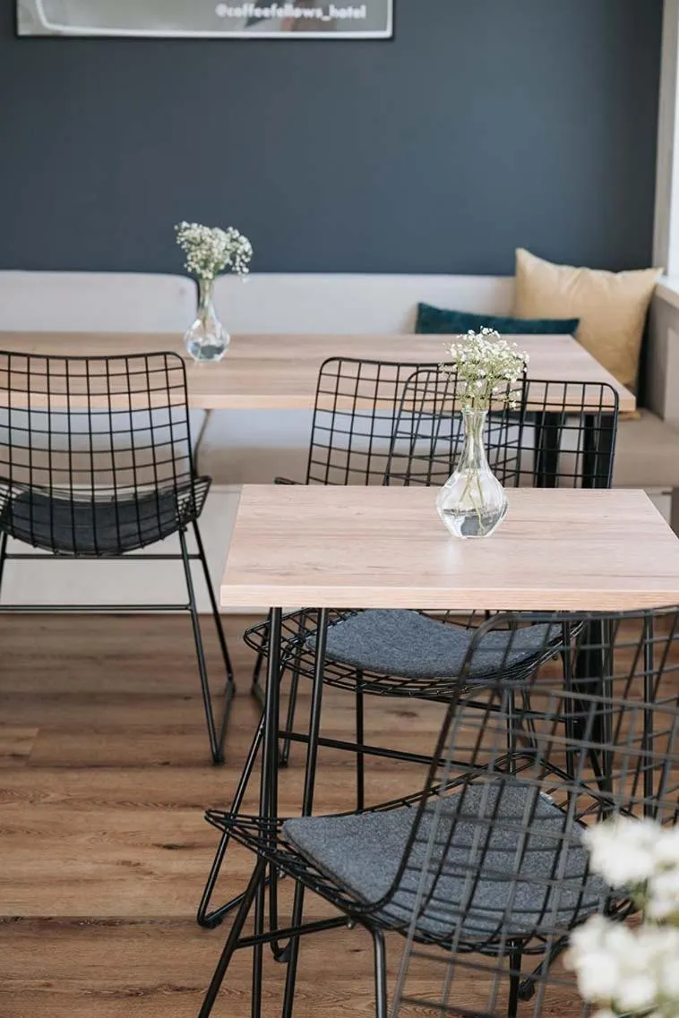 Communal kitchen in Coffee Fellows Hotel & Longstay