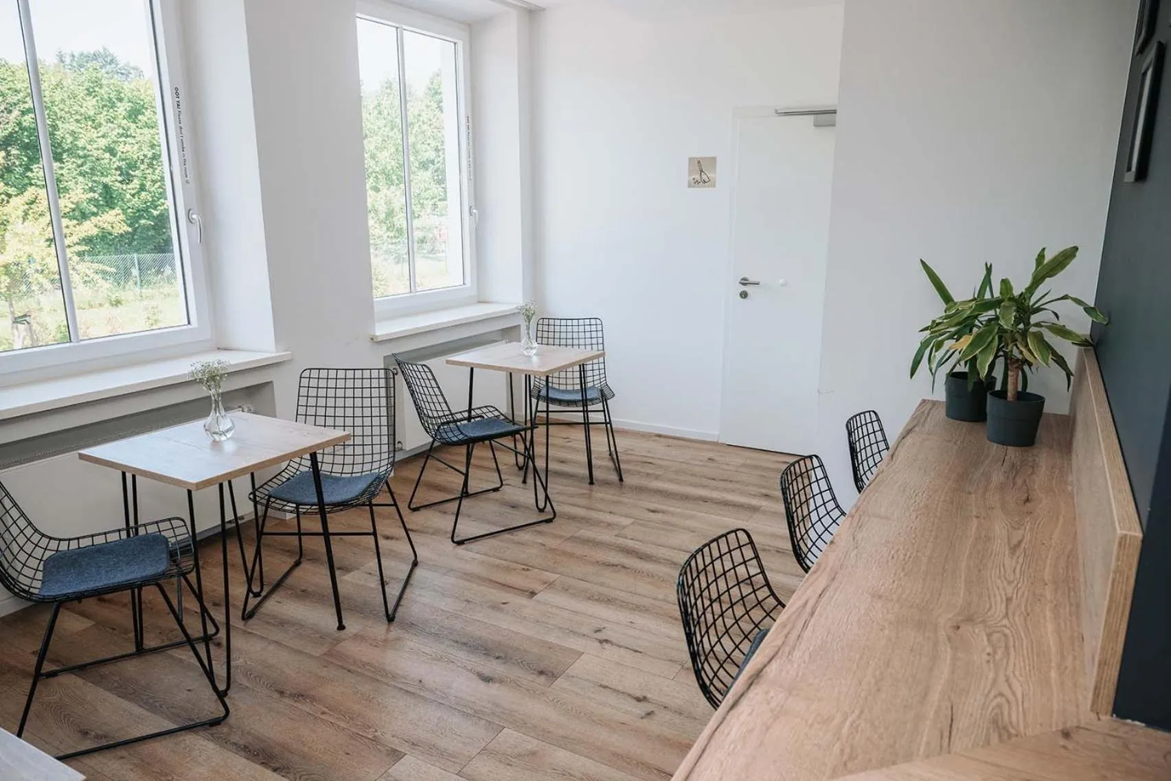 Communal kitchen in Coffee Fellows Hotel & Longstay