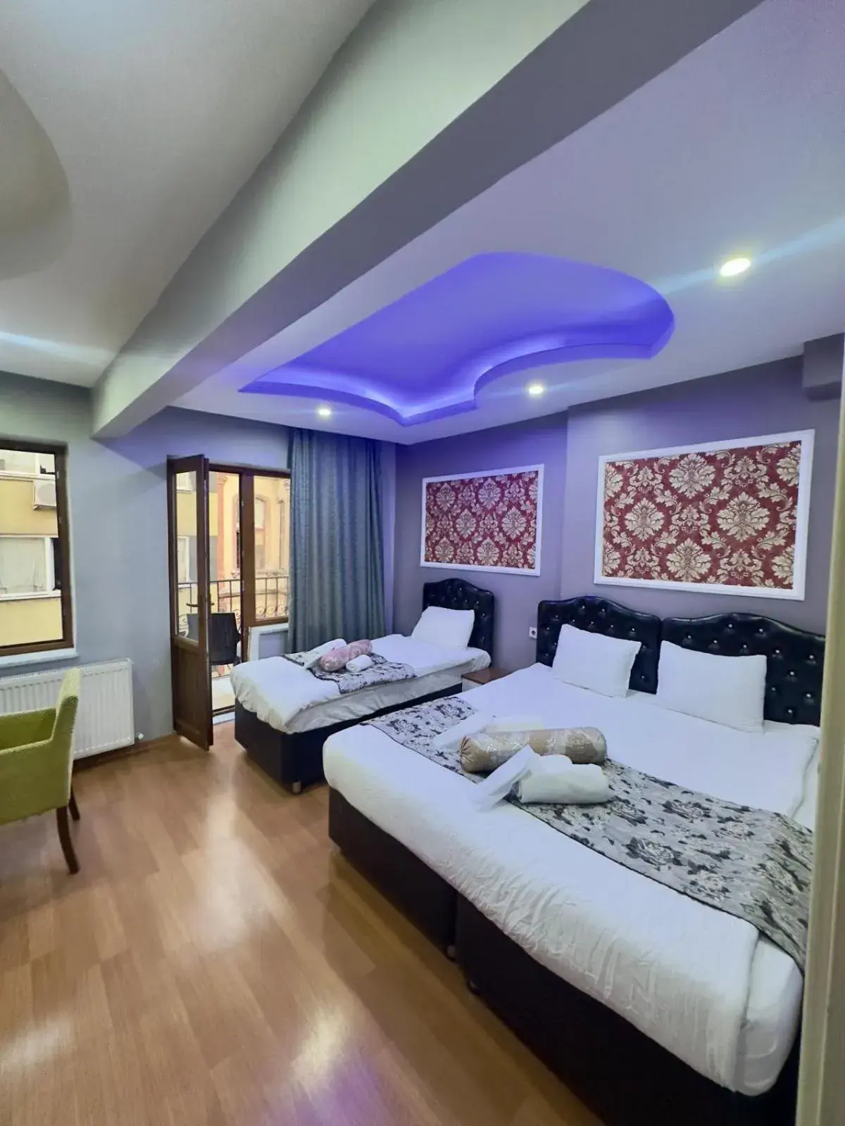 Triple Room with Balcony in Mitra Downtown Hotel Triple Room with Balcony in Mitra Downtown Hotel
