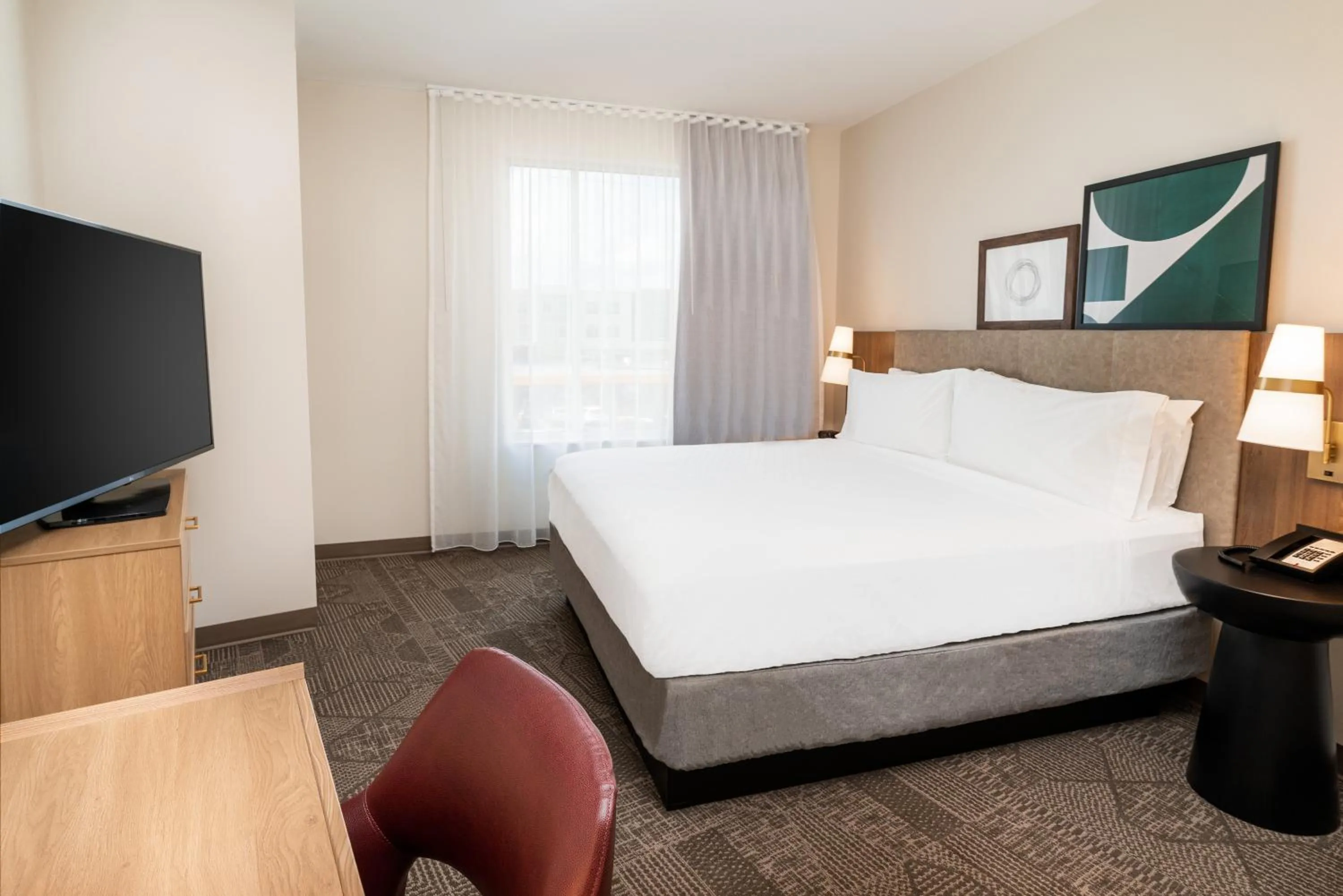 Bed in Staybridge Suites - Nashville - Vanderbilt by IHG