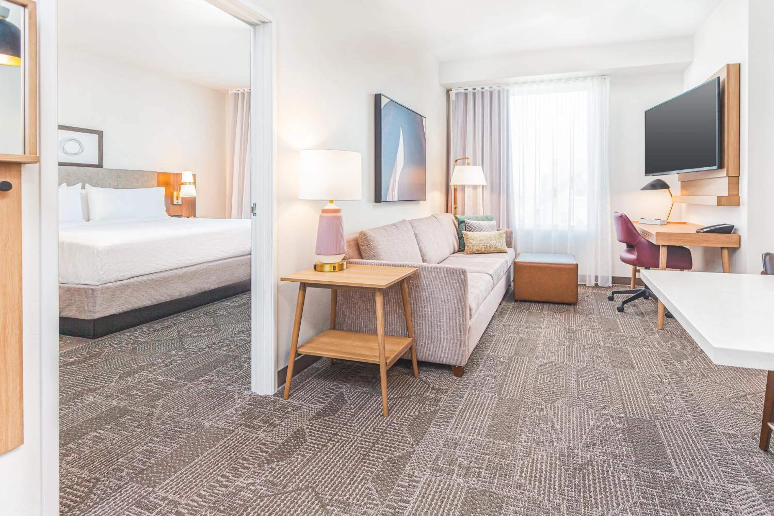 Living room, Bed in Staybridge Suites - Nashville - Vanderbilt by IHG