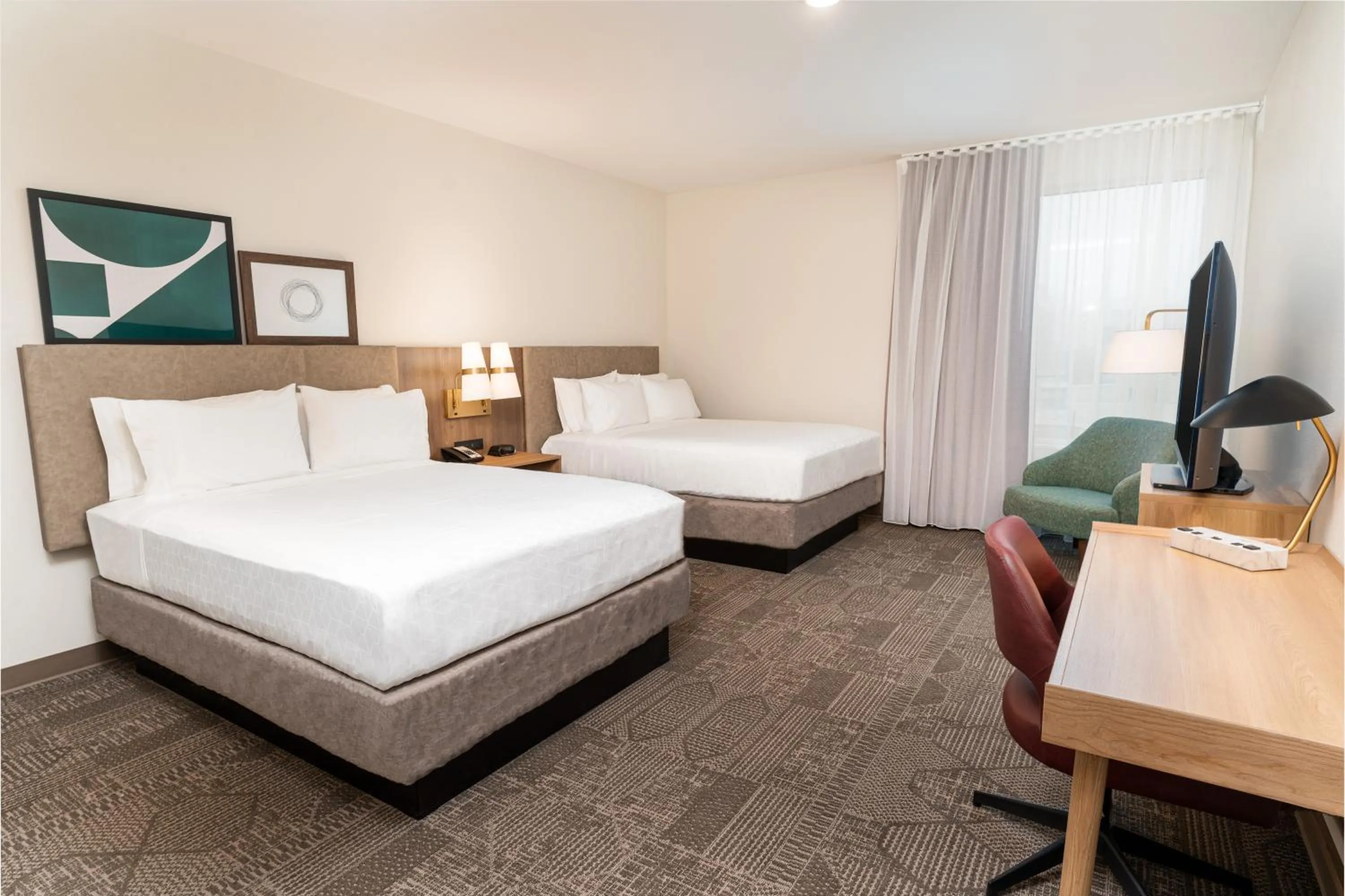 Photo of the whole room, Bed in Staybridge Suites - Nashville - Vanderbilt by IHG