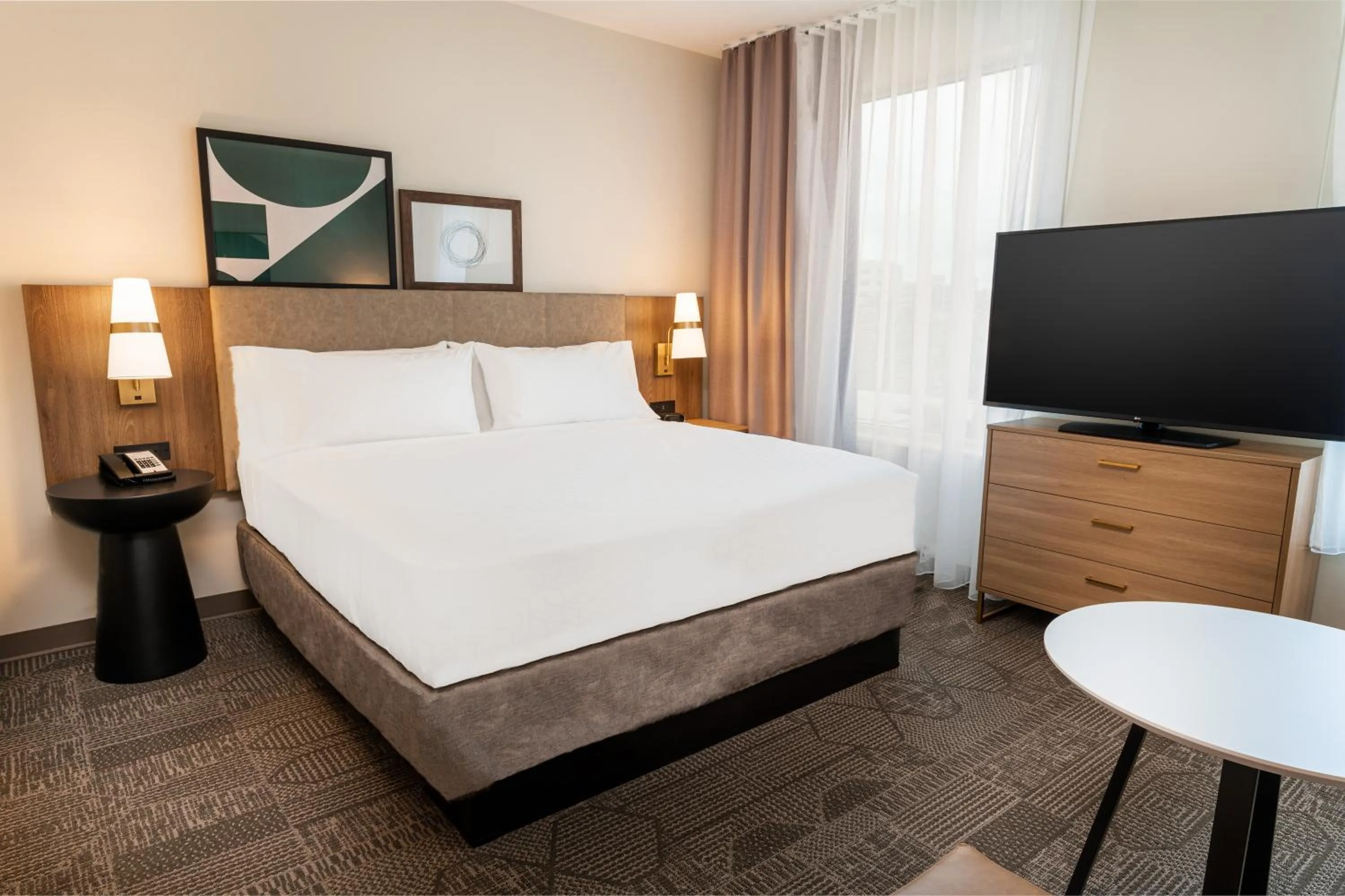 Bed in Staybridge Suites - Nashville - Vanderbilt by IHG