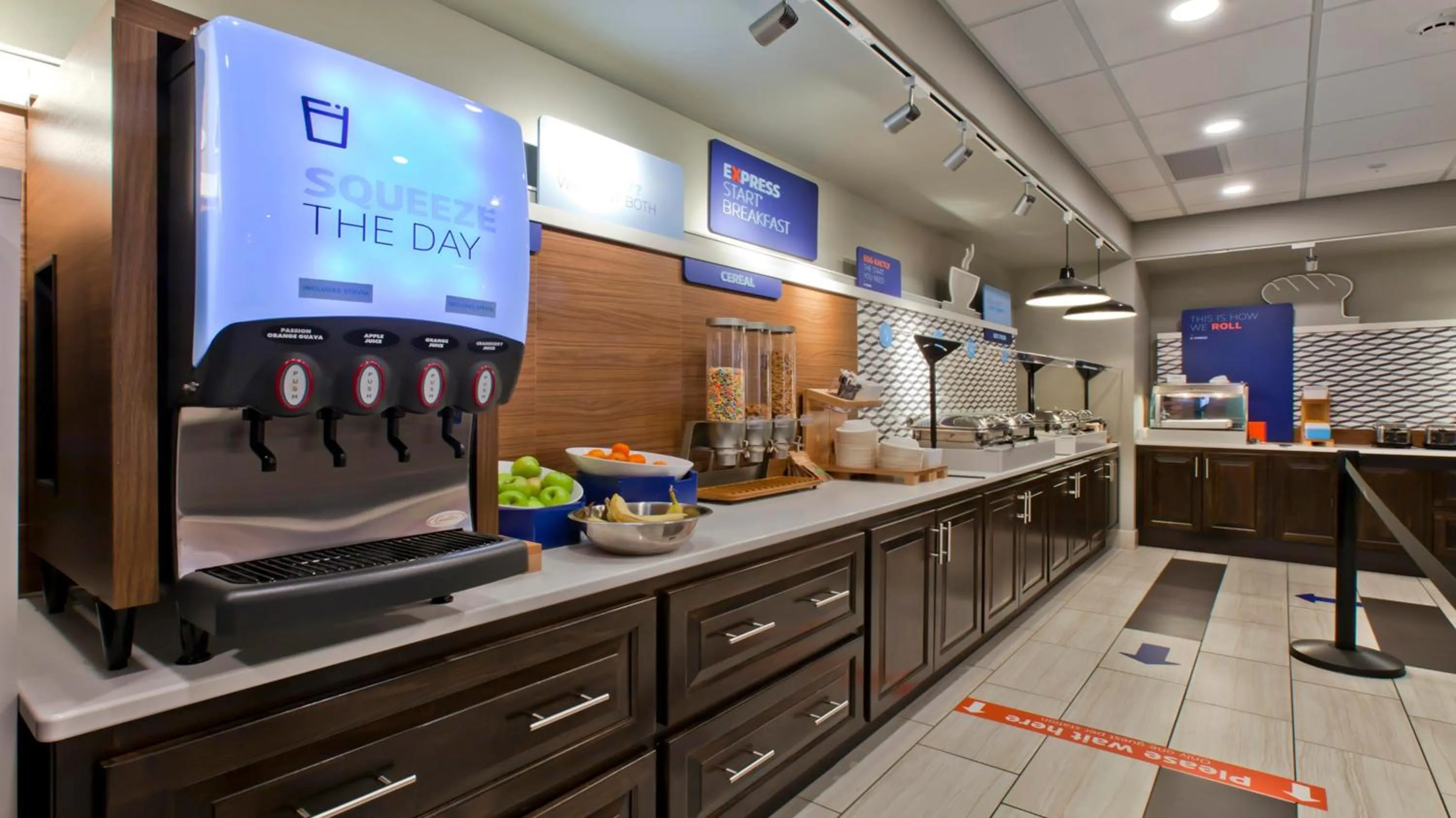 Breakfast, Kitchen/Kitchenette in Holiday Inn Express and Suites Green River