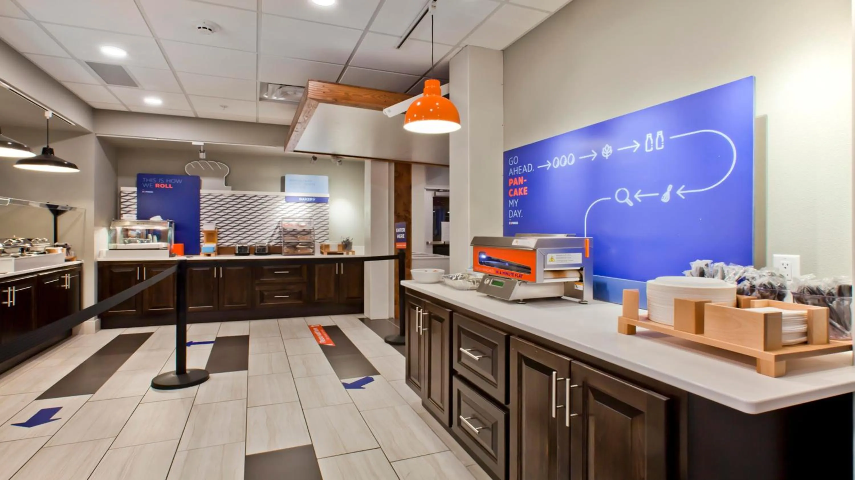 Breakfast, Kitchen/Kitchenette in Holiday Inn Express and Suites Green River