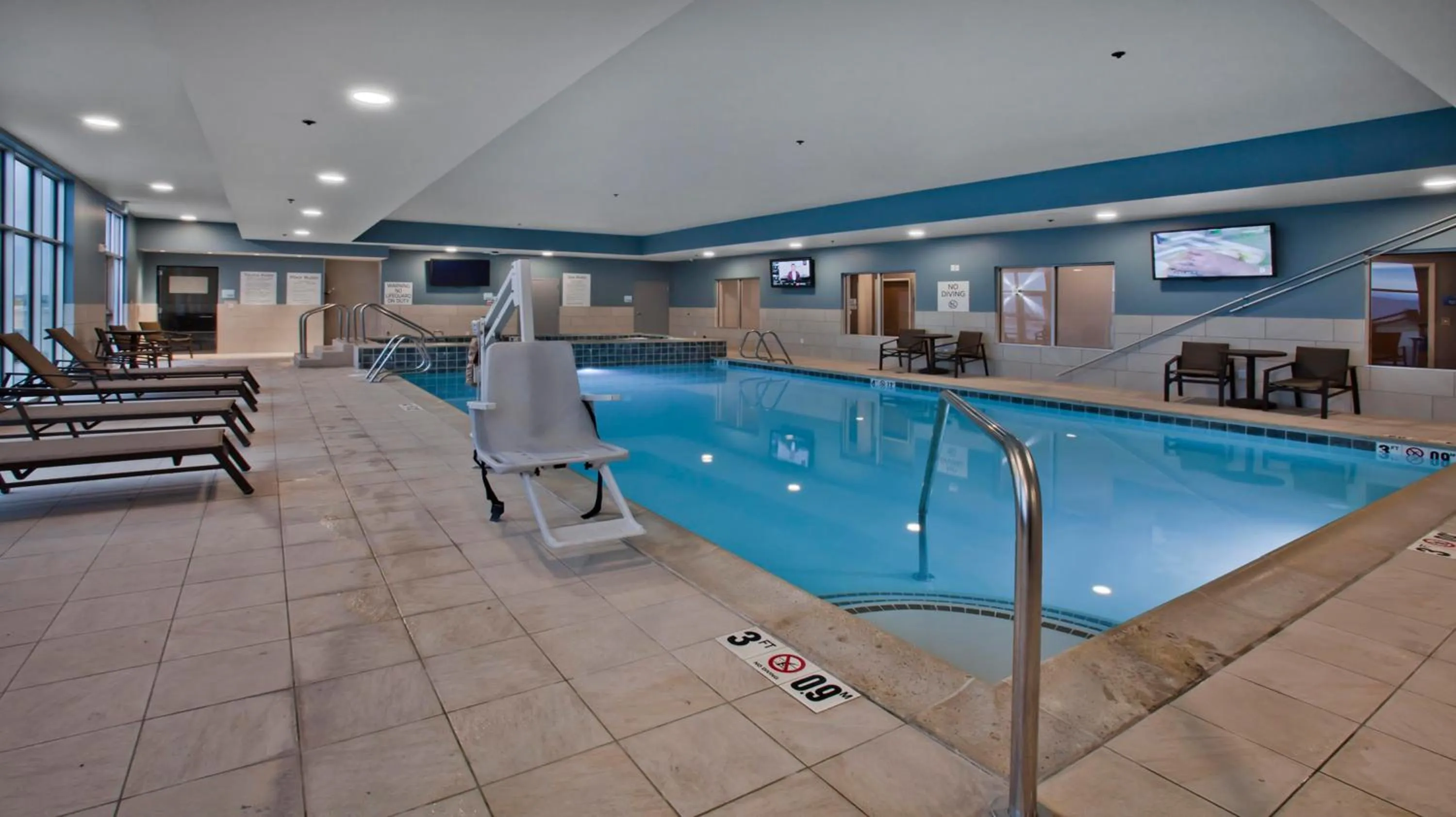 Swimming Pool in Holiday Inn Express and Suites Green River