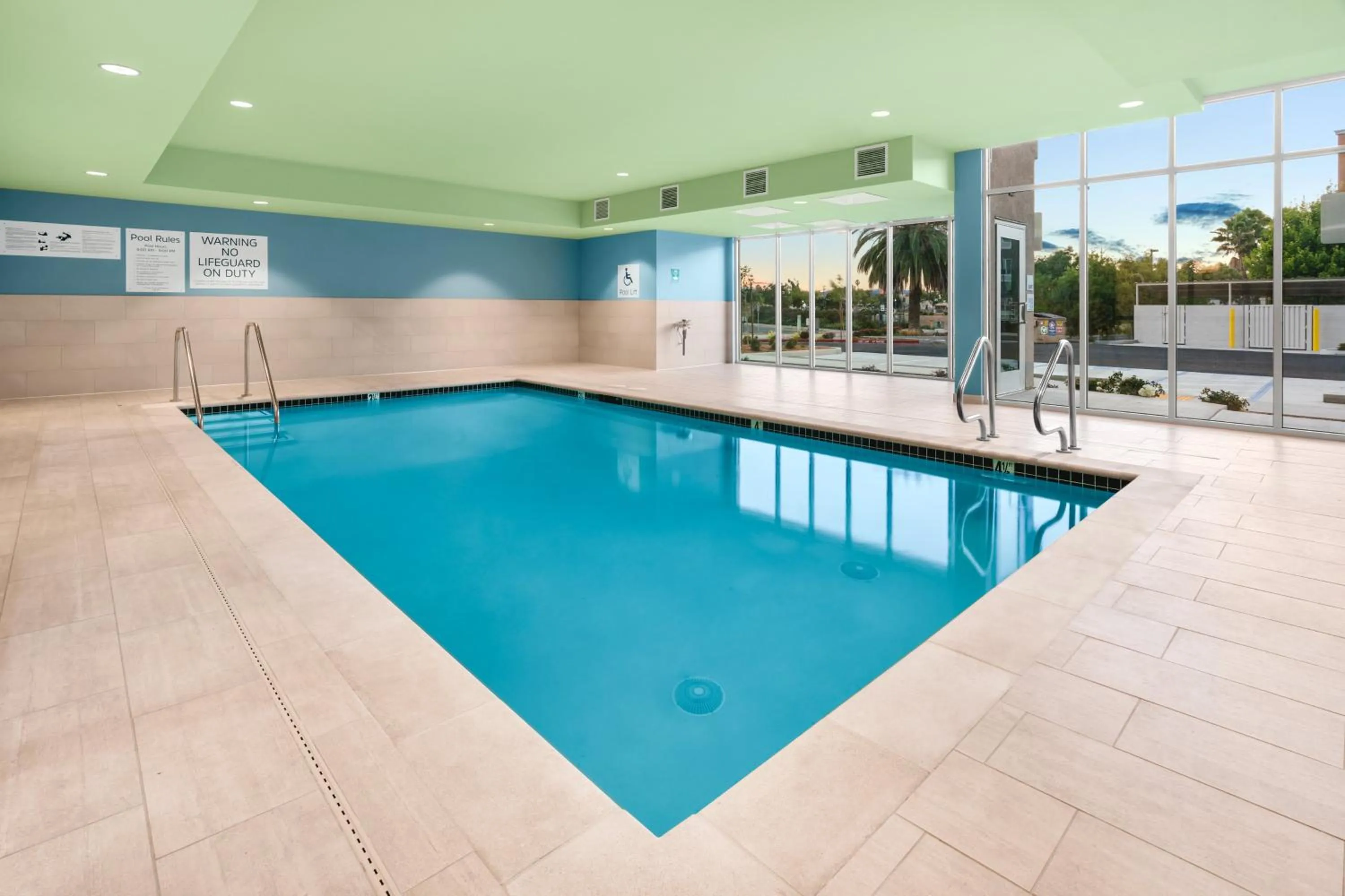 Swimming pool in Holiday Inn Express & Suites - Suisun City by IHG