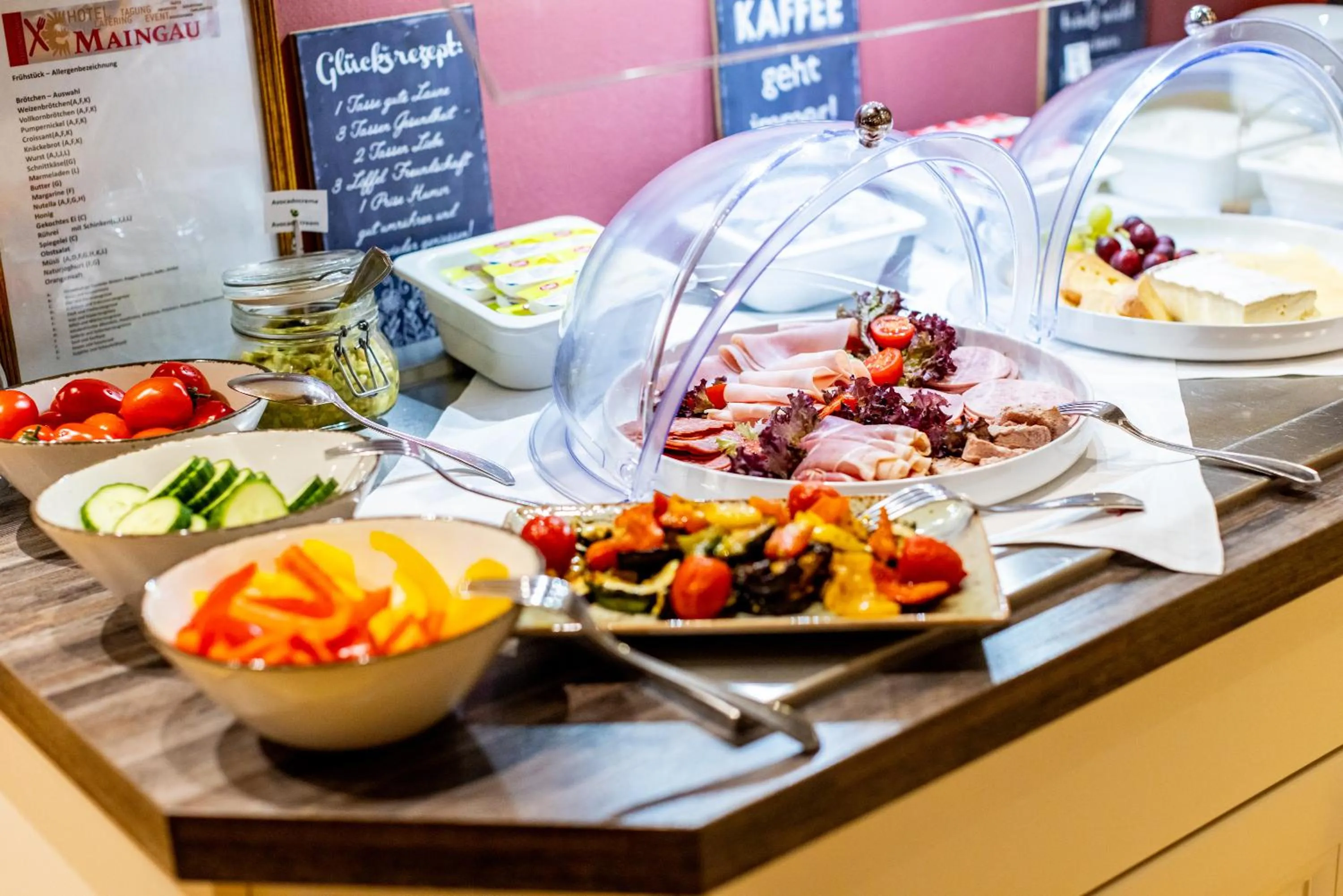 Buffet breakfast in Maingau Hotel