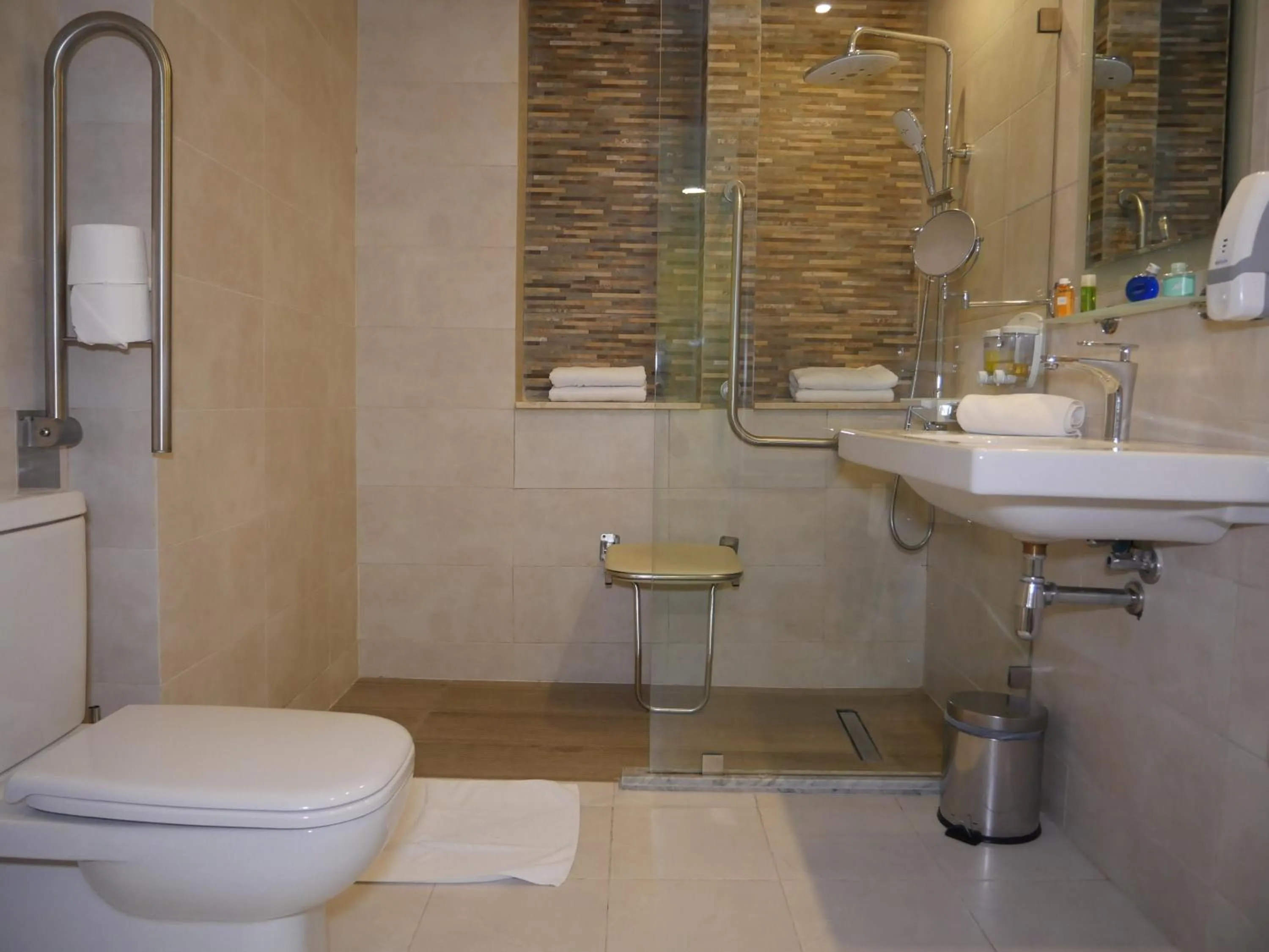 Toilet in Gardenia Boutique Hotel