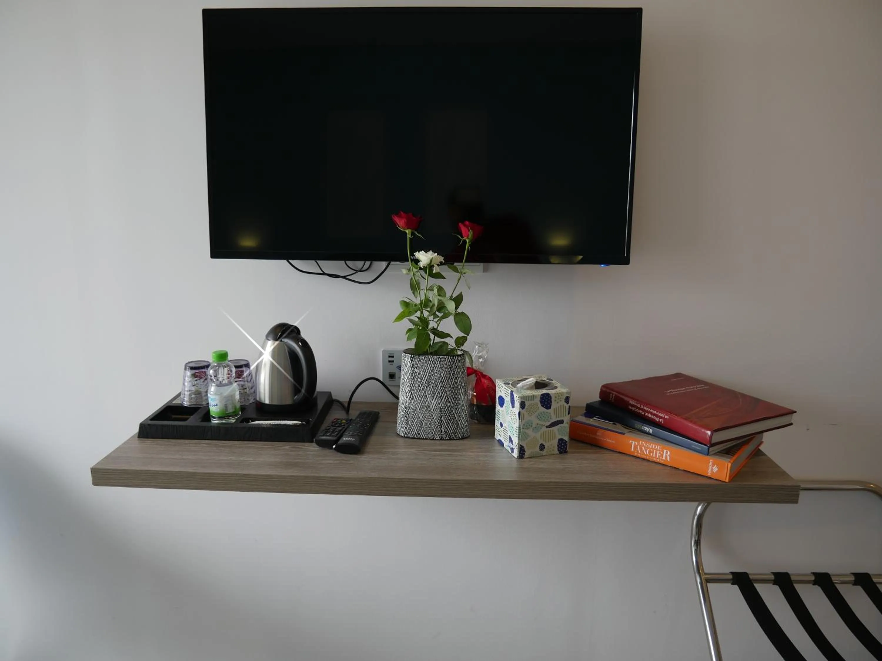 TV and multimedia in Gardenia Boutique Hotel