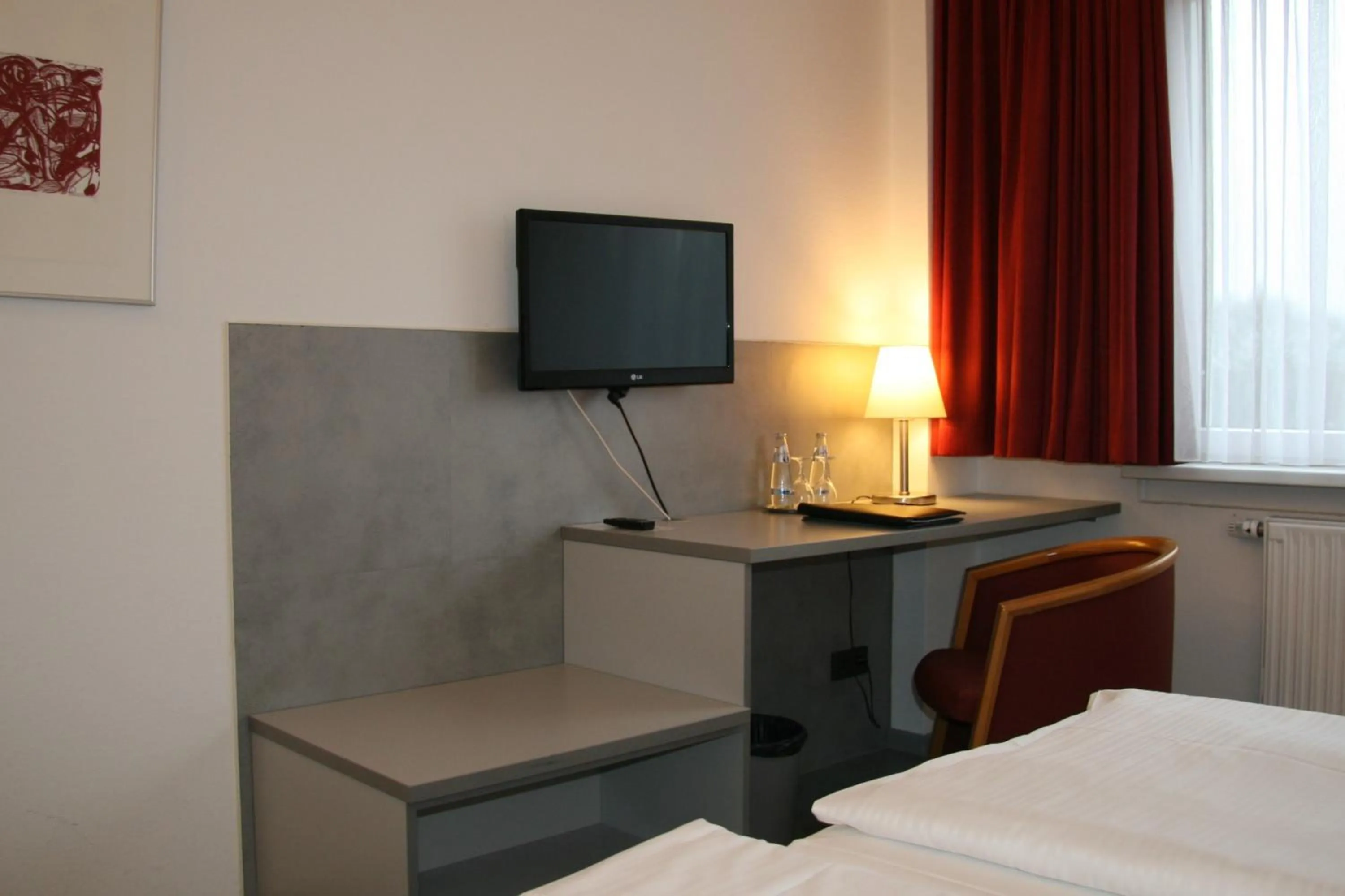 TV and multimedia, Bed in Bildungszentrum Erkner