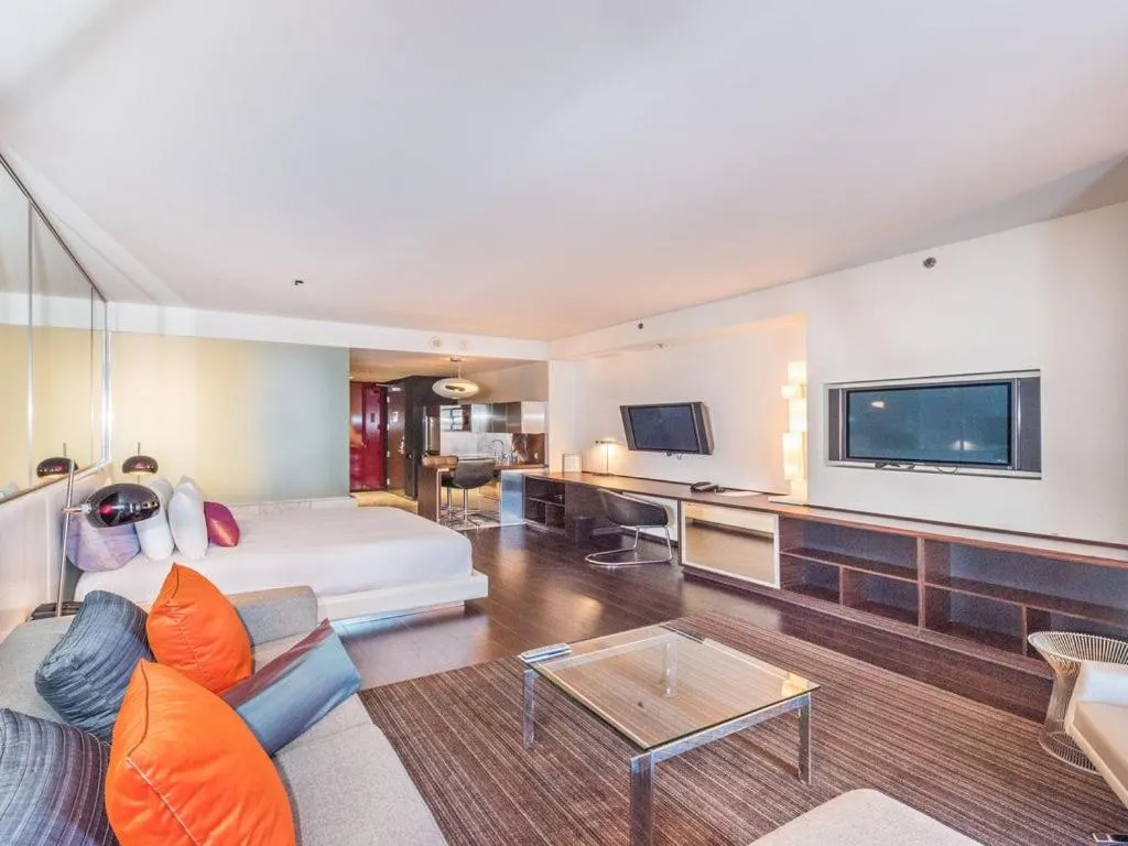 Bed in Beautiful High Rise Condo-307