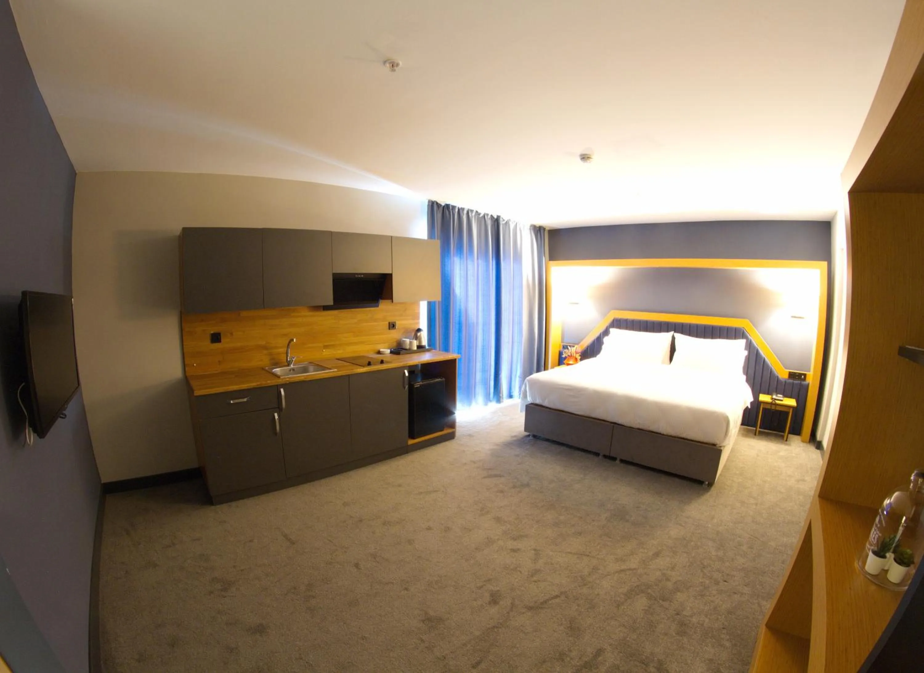 Photo of the whole room, Bed in Roof 264 Hotel & Suites