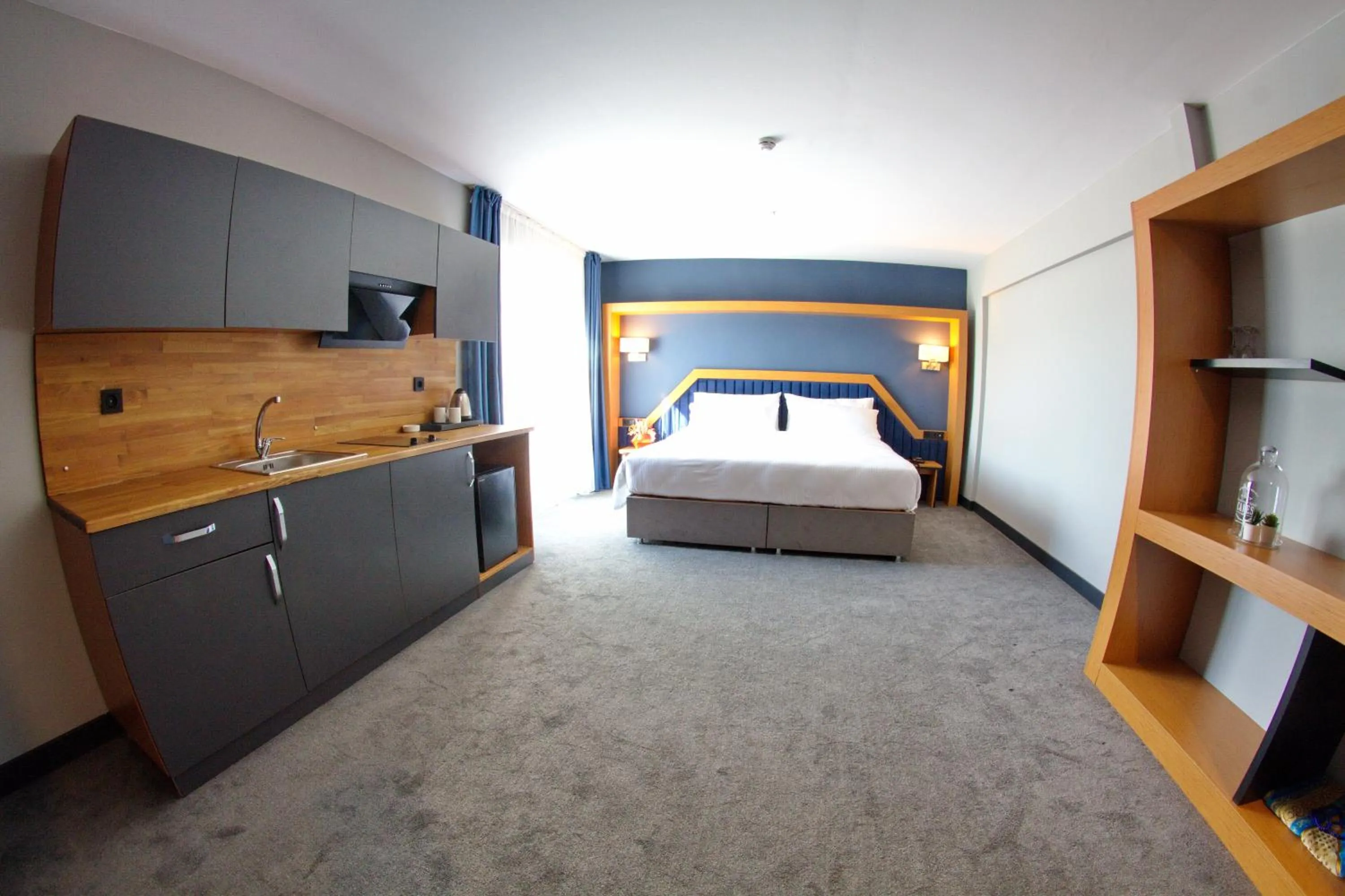Photo of the whole room, Bed in Roof 264 Hotel & Suites
