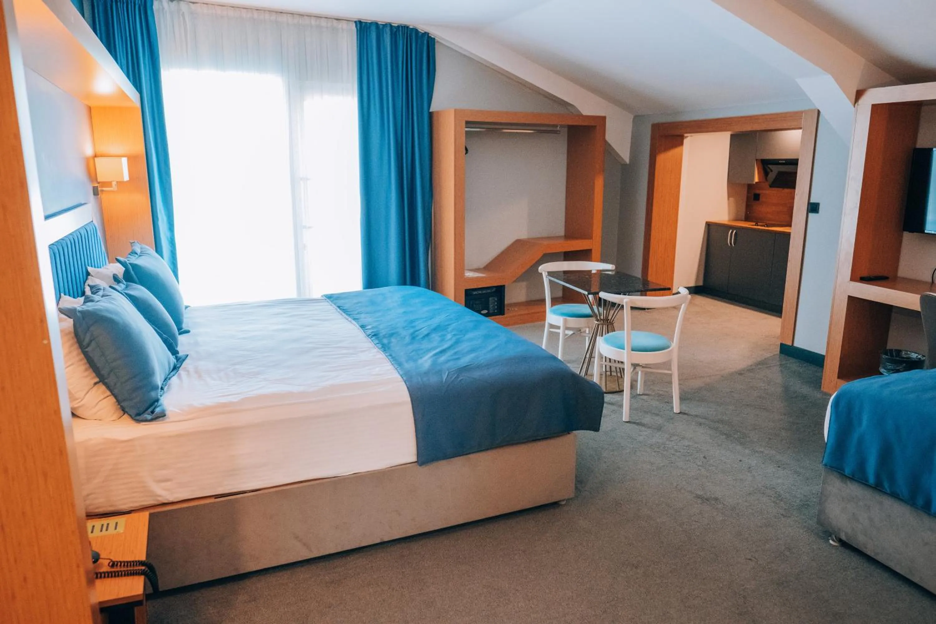 Bedroom, Bed in Roof 264 Hotel & Suites