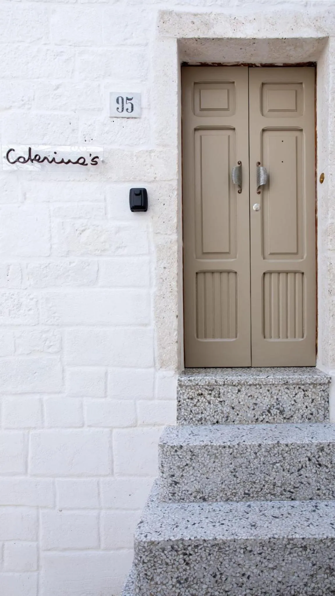 Facade/entrance in Caterina's Suites & Apartament