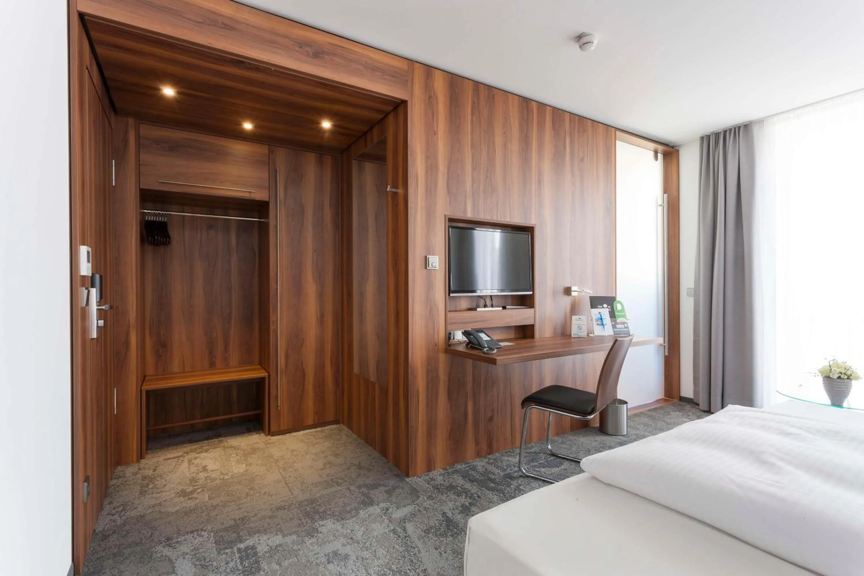 Bedroom, Bed in Best Western Hotel am Europaplatz